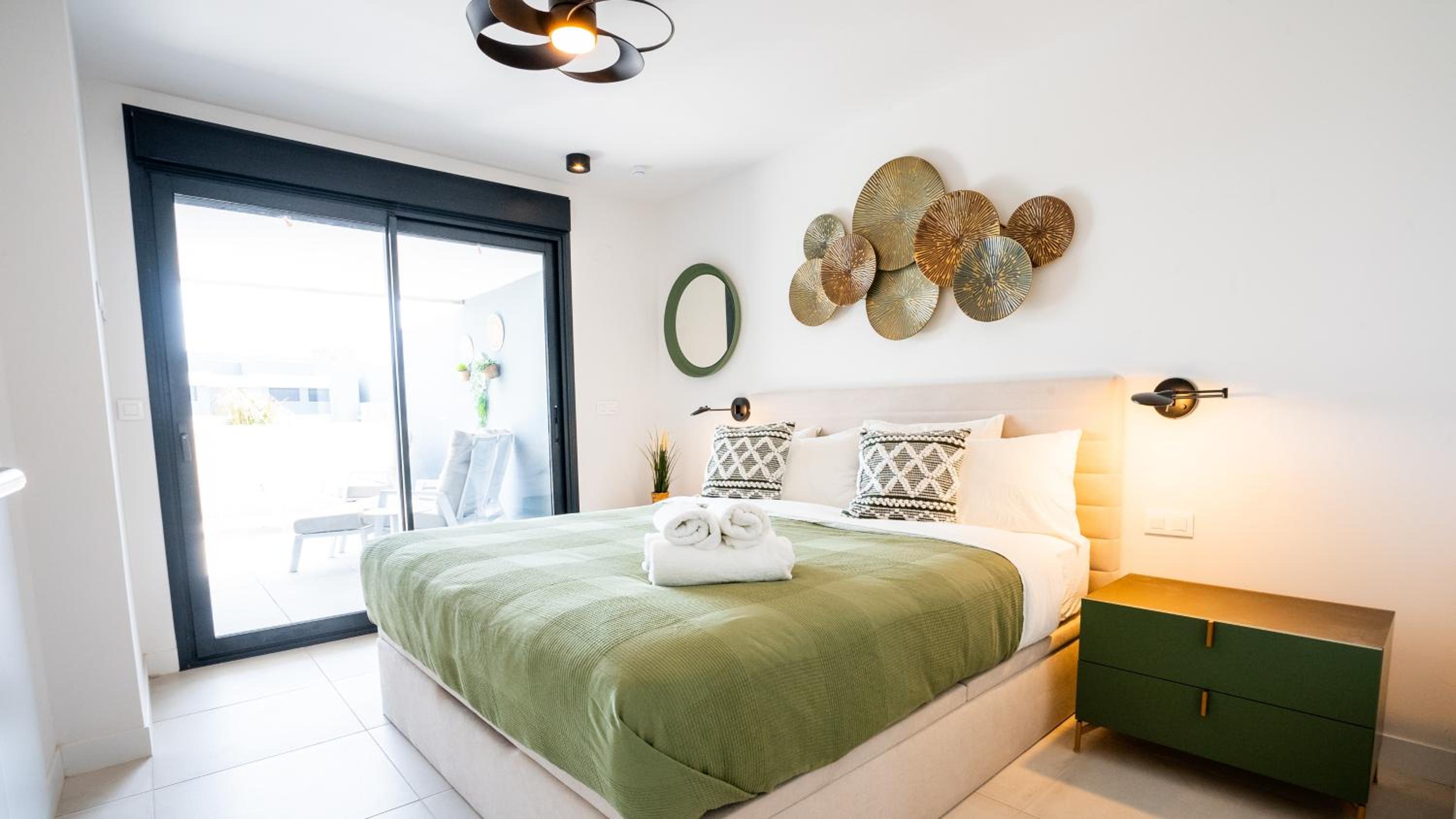 NEUE Ferienwohnung in Andalusien an der Costa del Sol - Boho Style - 40 qm Terrasse, 3-Bedroom, Pool, Gym, Work Lounge