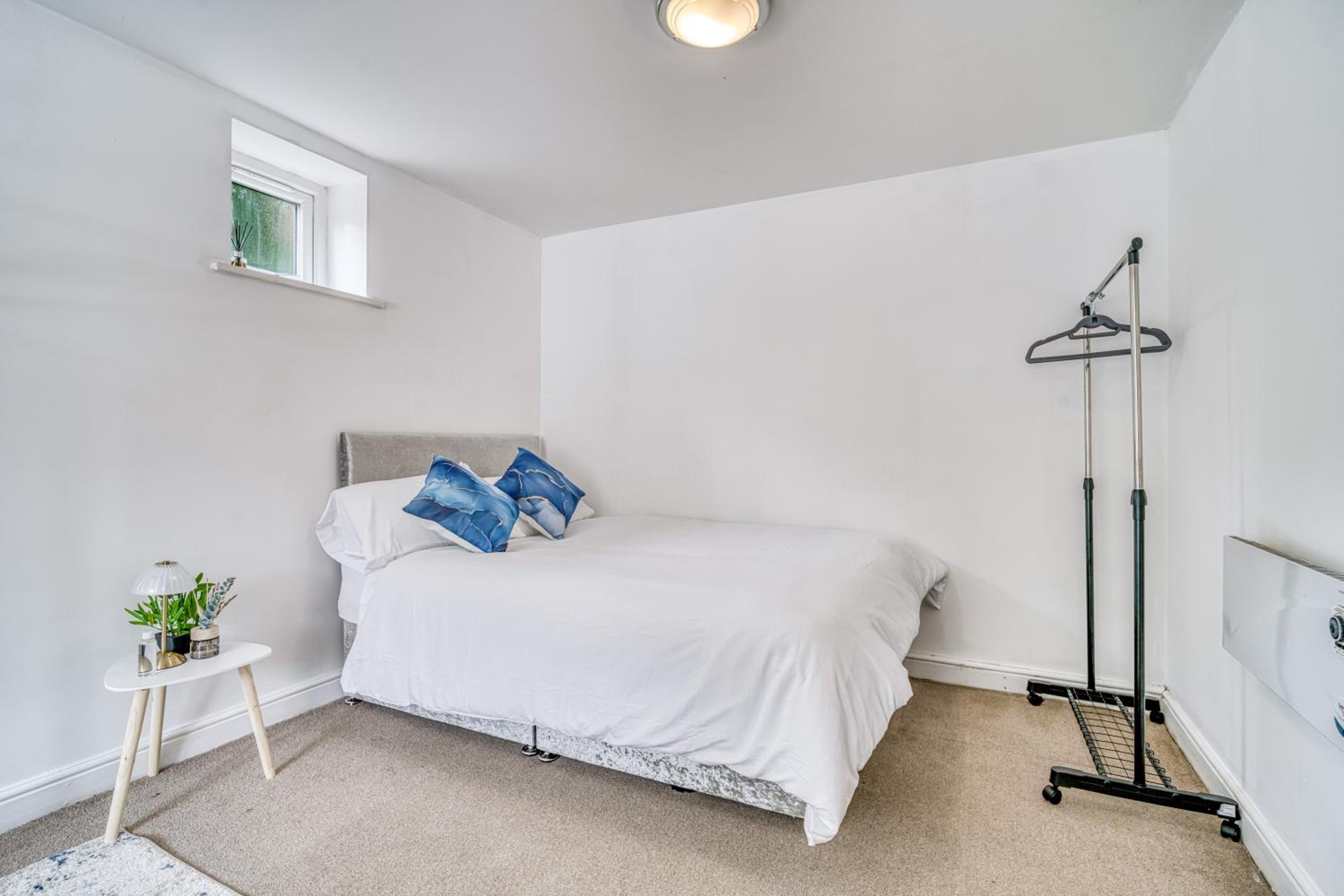 2BR Manchester Flat - Free Parking - Old Trafford - Weekly Rates