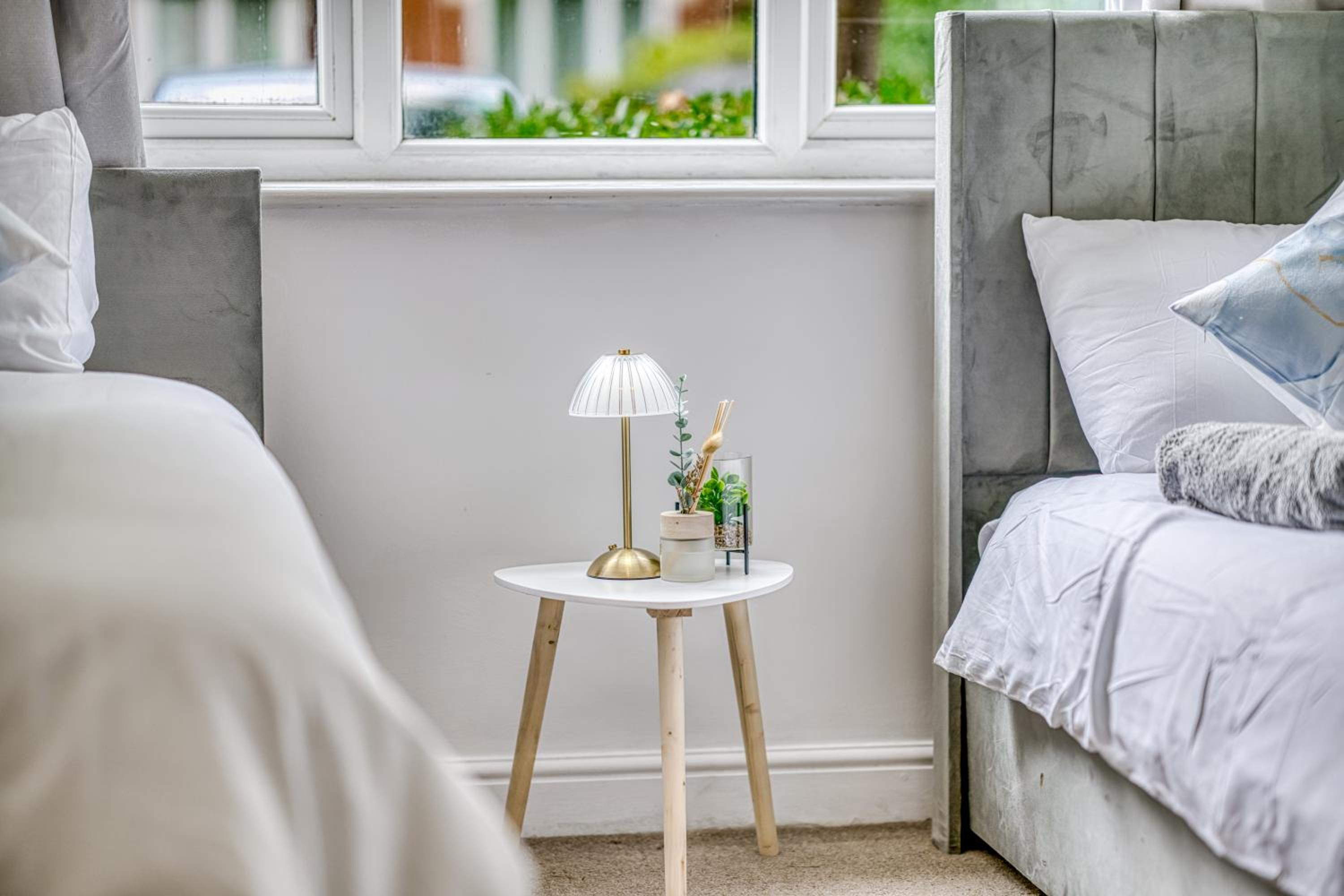 2BR Manchester Flat - Free Parking - Old Trafford - Weekly Rates