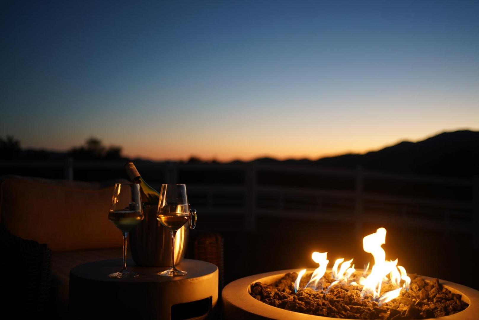 Villa on 5 Acre Vineyard Equestrian Estate, Pool & Hot tub, Events