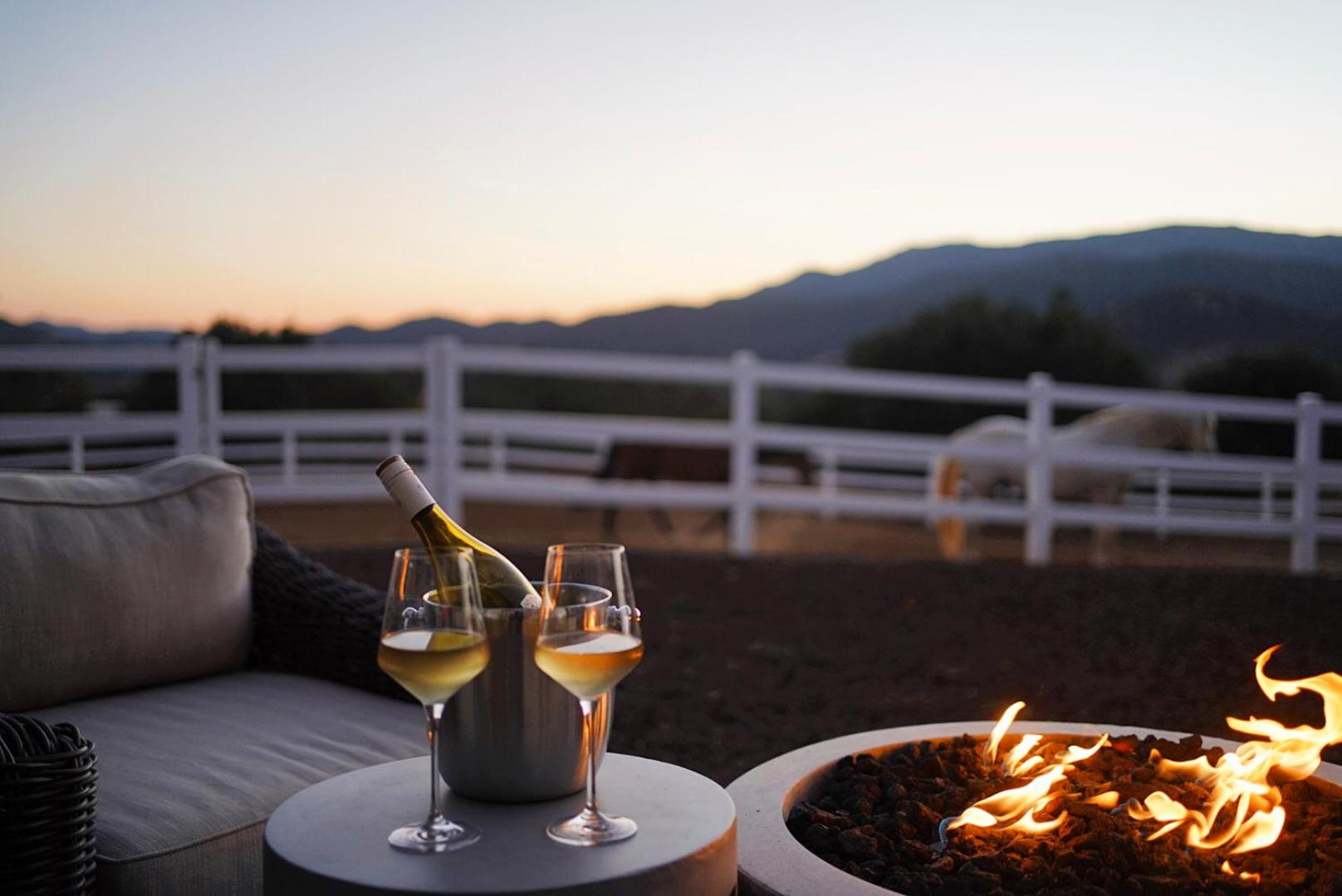 Villa on 5 Acre Vineyard Equestrian Estate, Pool & Hot tub, Events
