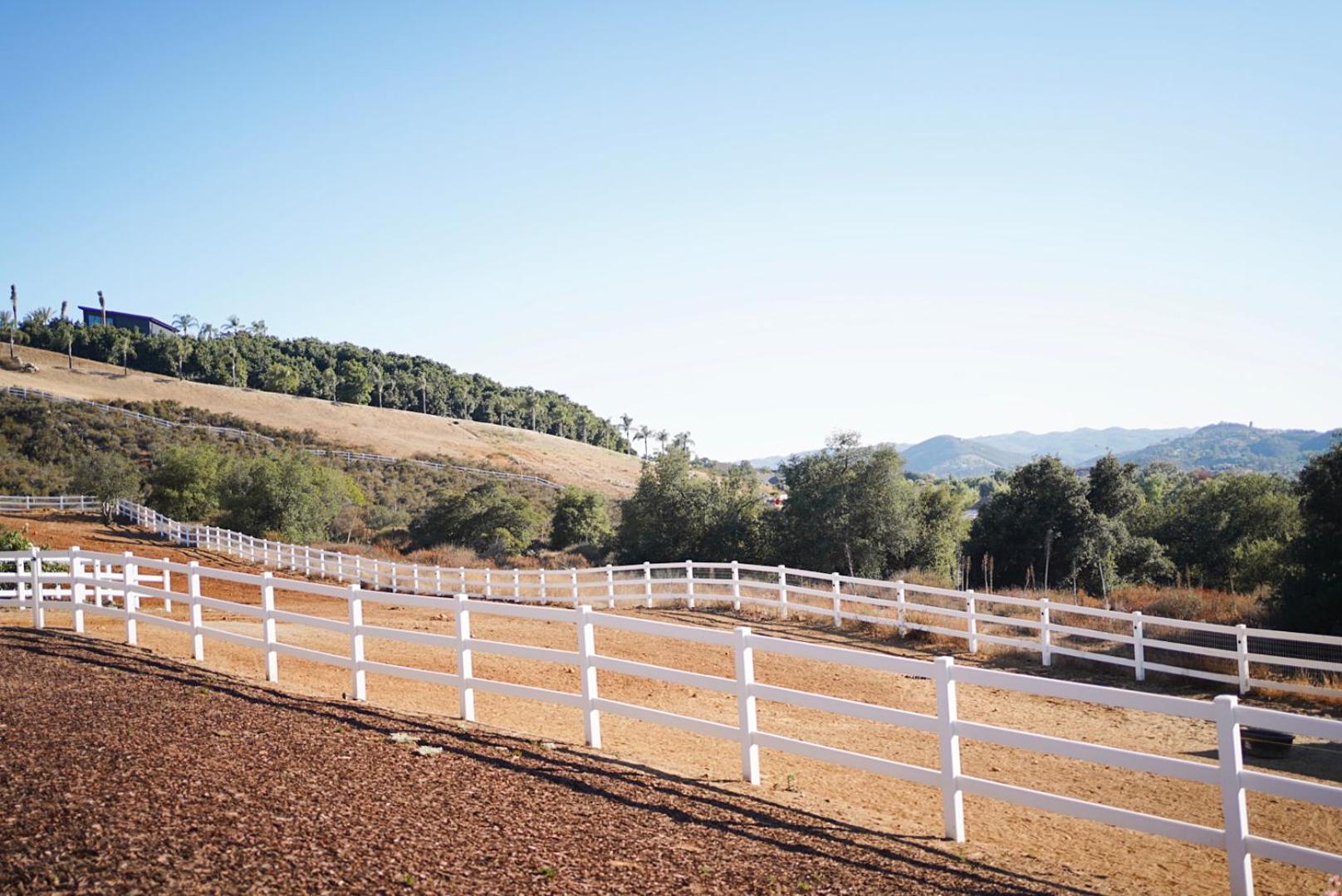 Villa on 5 Acre Vineyard Equestrian Estate, Pool & Hot tub, Events