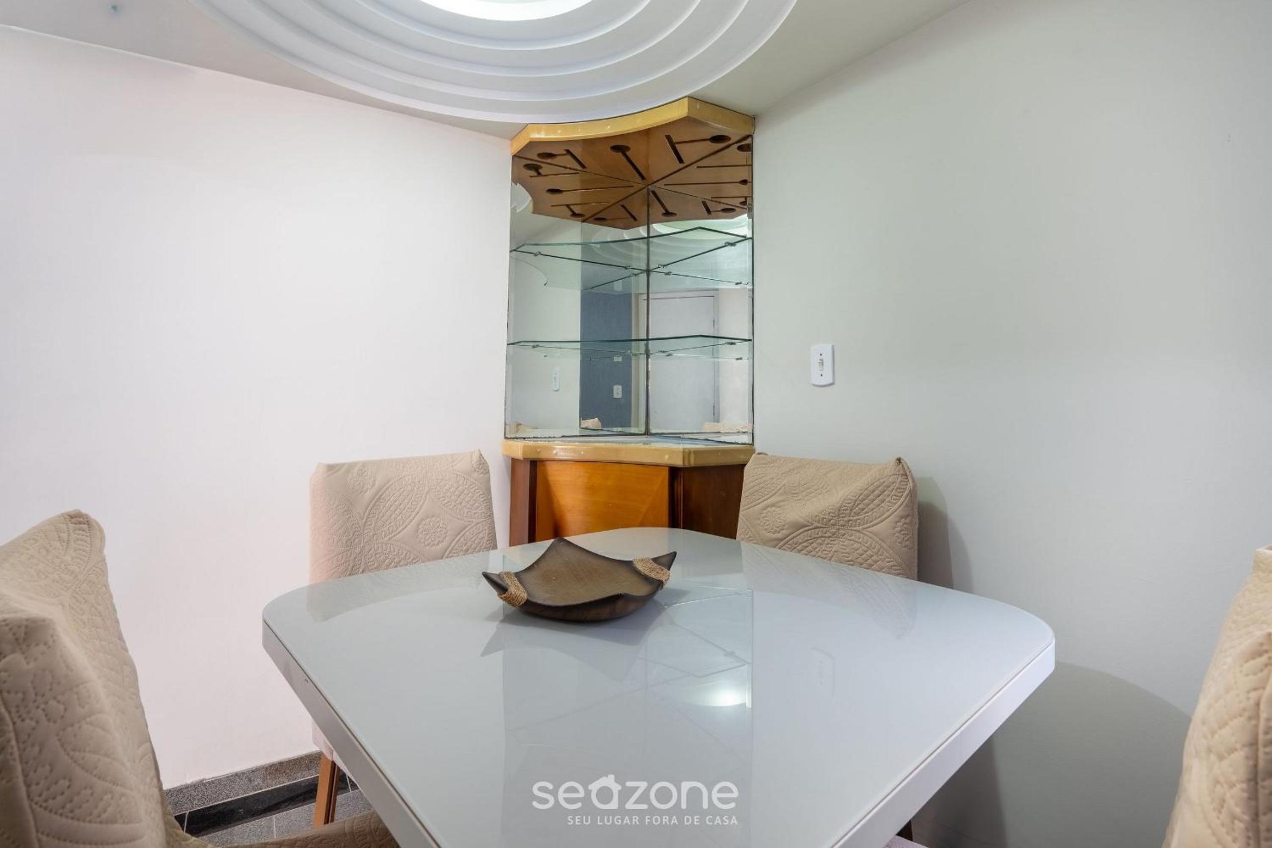 Comfort and sophistication just steps from Praia do Morro - DBH