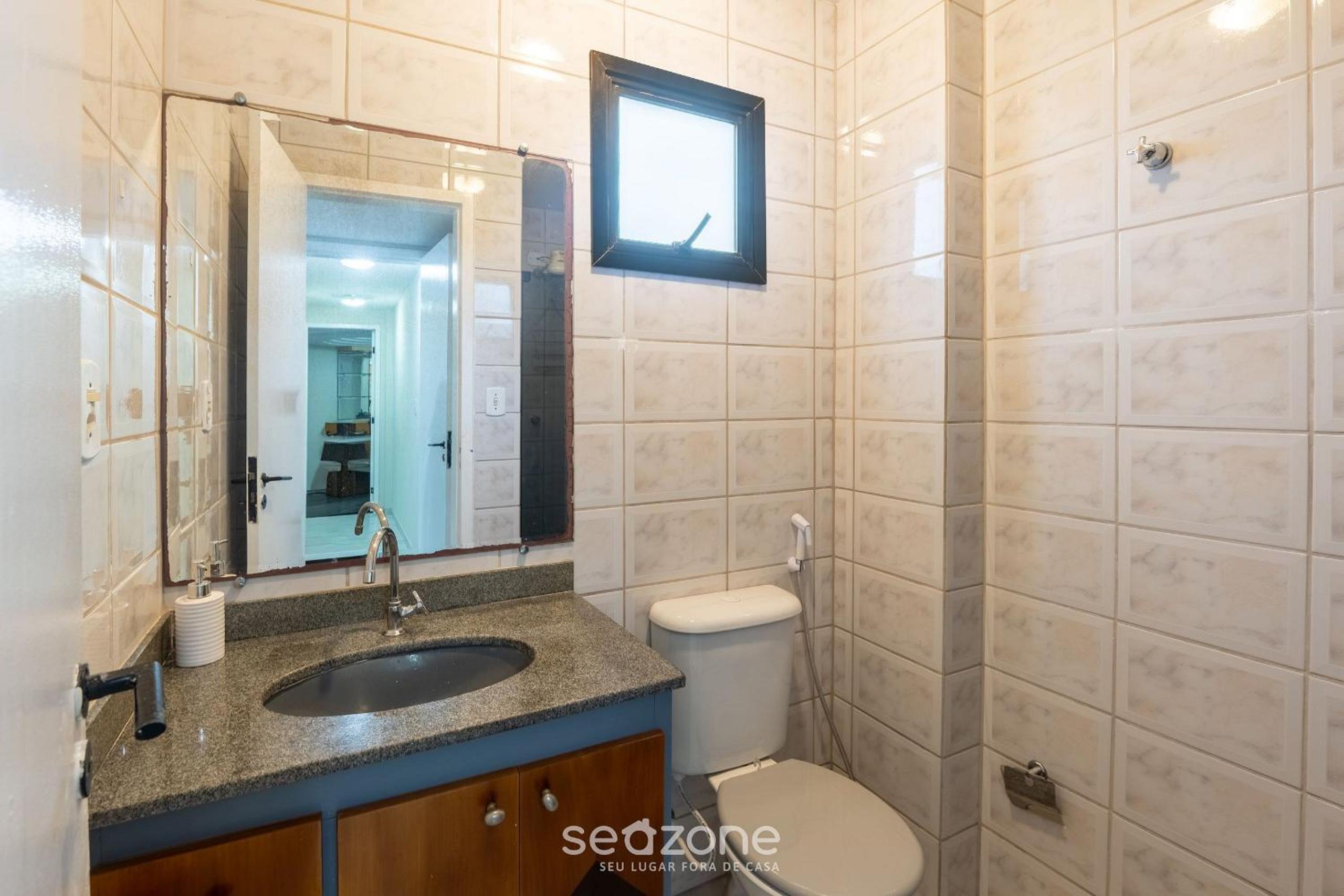 Comfort and sophistication just steps from Praia do Morro - DBH