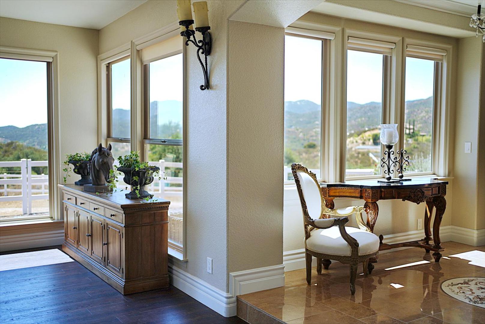 Villa on 5 Acre Vineyard Equestrian Estate, Pool & Hot tub, Events