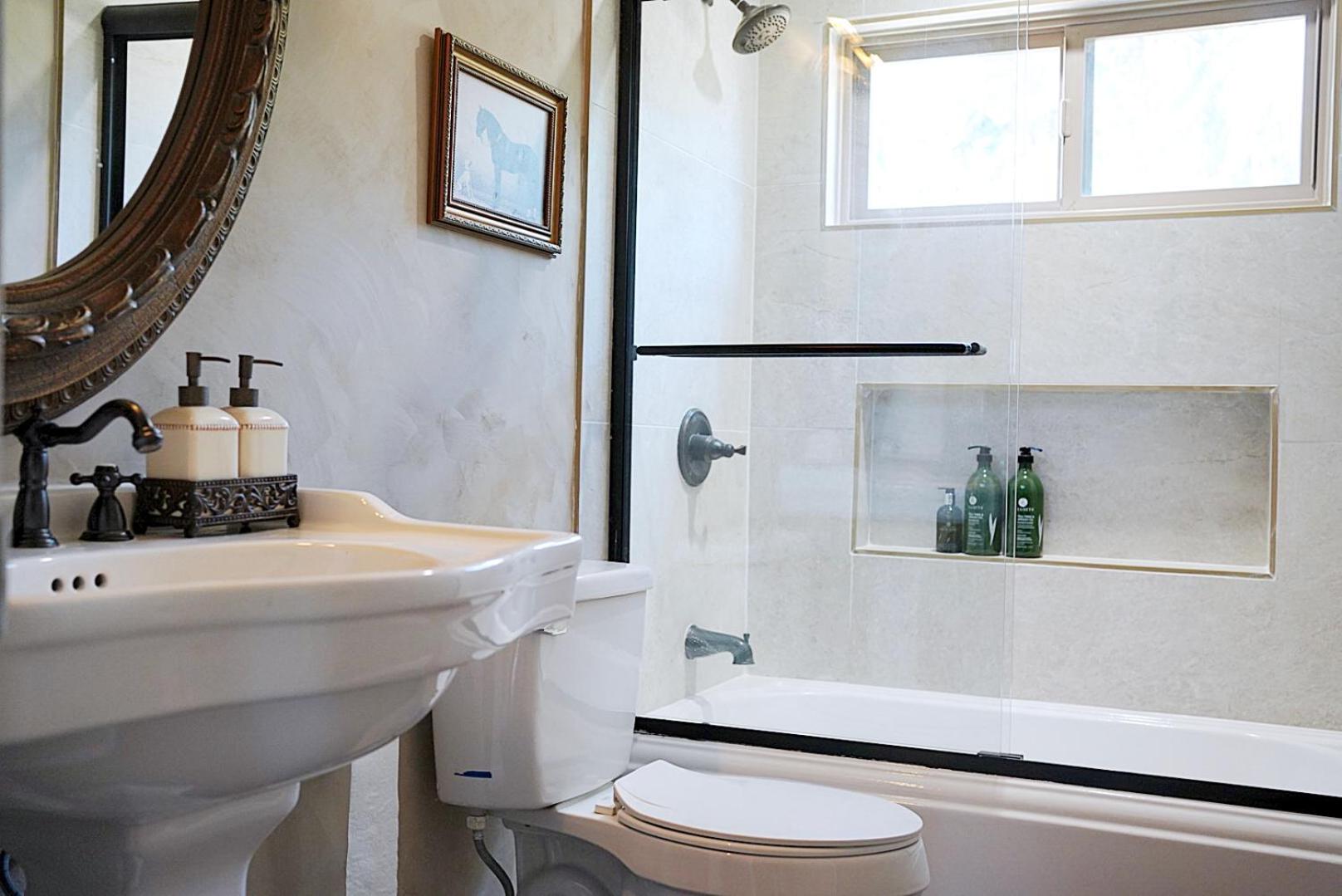 Villa on 5 Acre Vineyard Equestrian Estate, Pool & Hot tub, Events