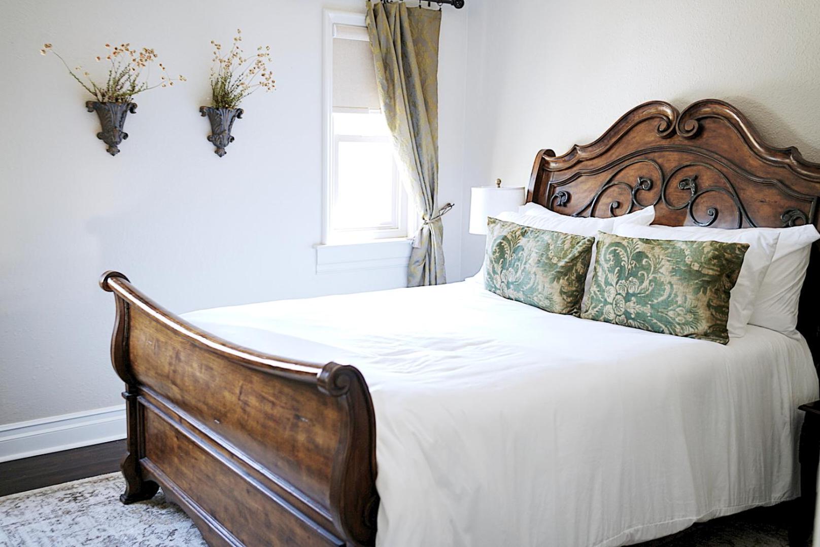 Villa on 5 Acre Vineyard Equestrian Estate, Pool & Hot tub, Events