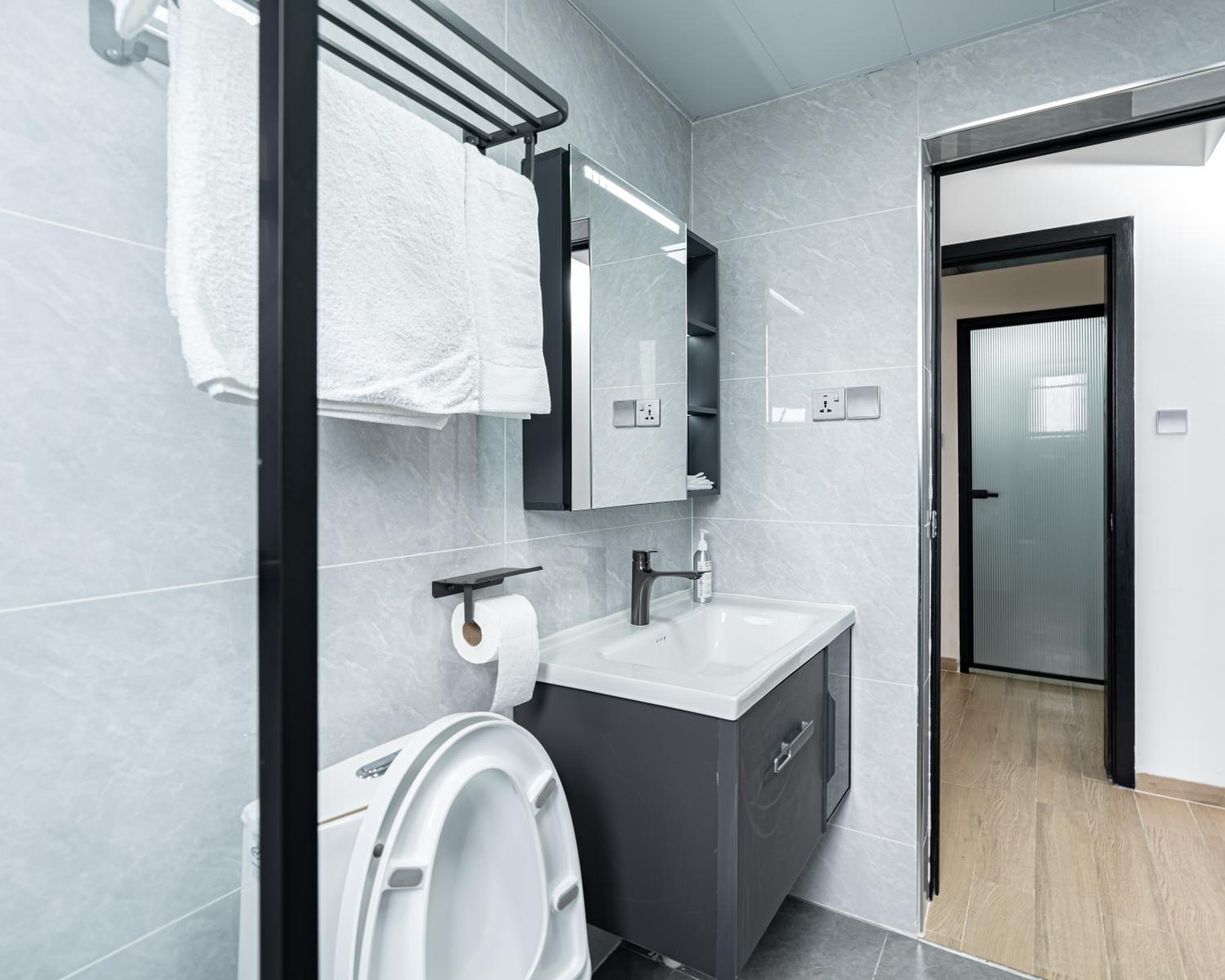 Marina Bay One & Two Bedroom, 270 Cafe, Rooftop Swimming pool, gym, workspace ,Wonderiss Properties Westlands Living