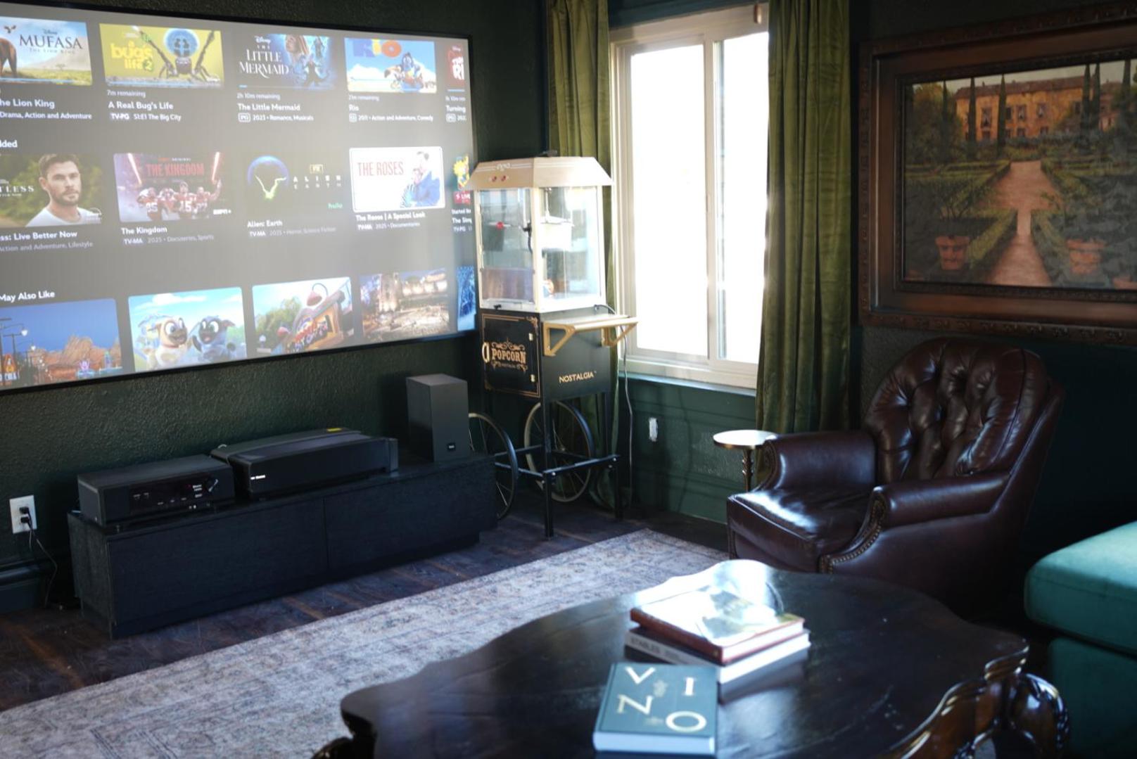 Villa on 5 Acre Vineyard Equestrian Estate, Pool & Hot tub, Events