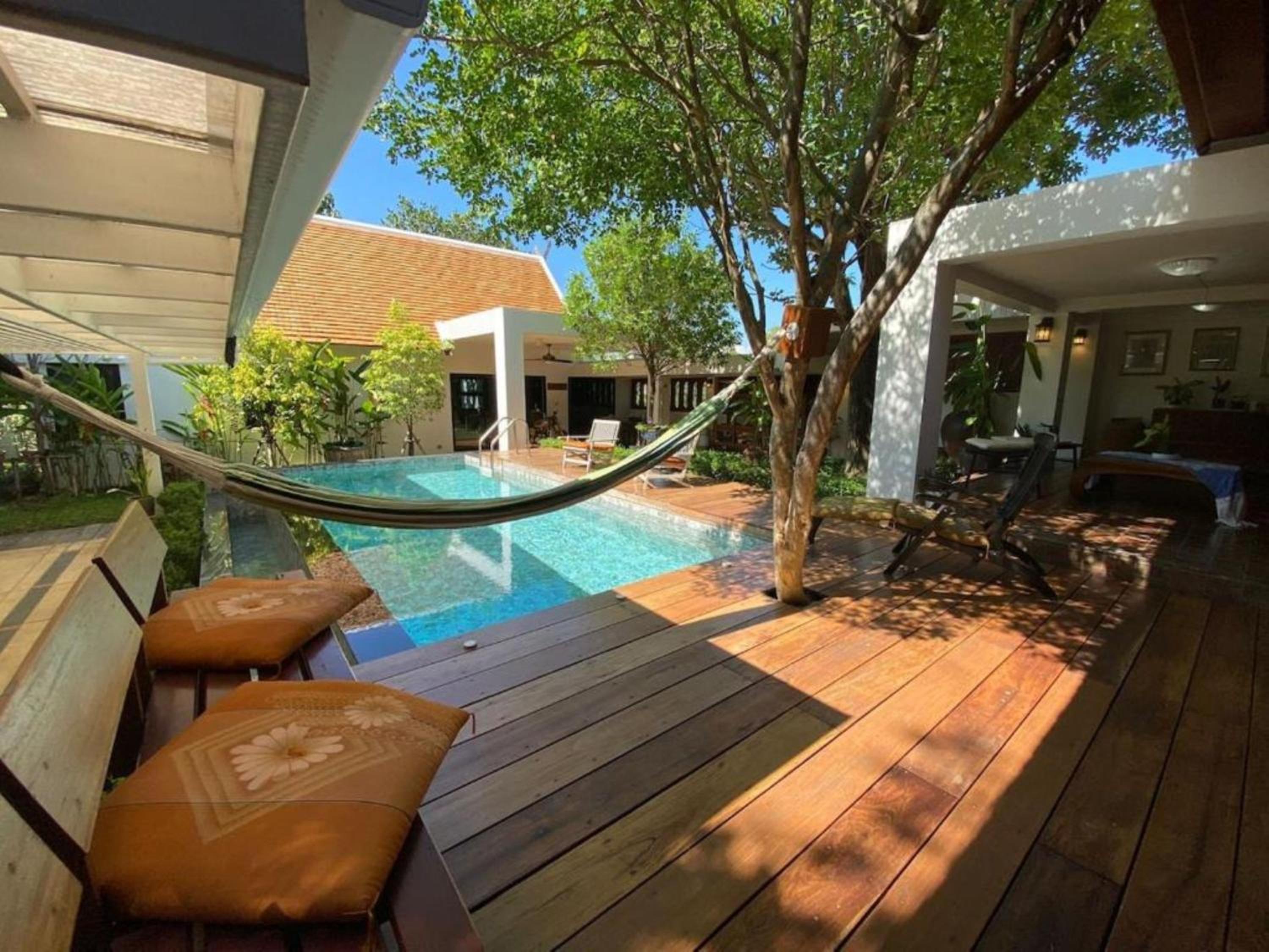 Whisper Oasis - Private Jacuzzi Pool Villa - 3BR, Sleeps 10 w Daily Housekeeping
