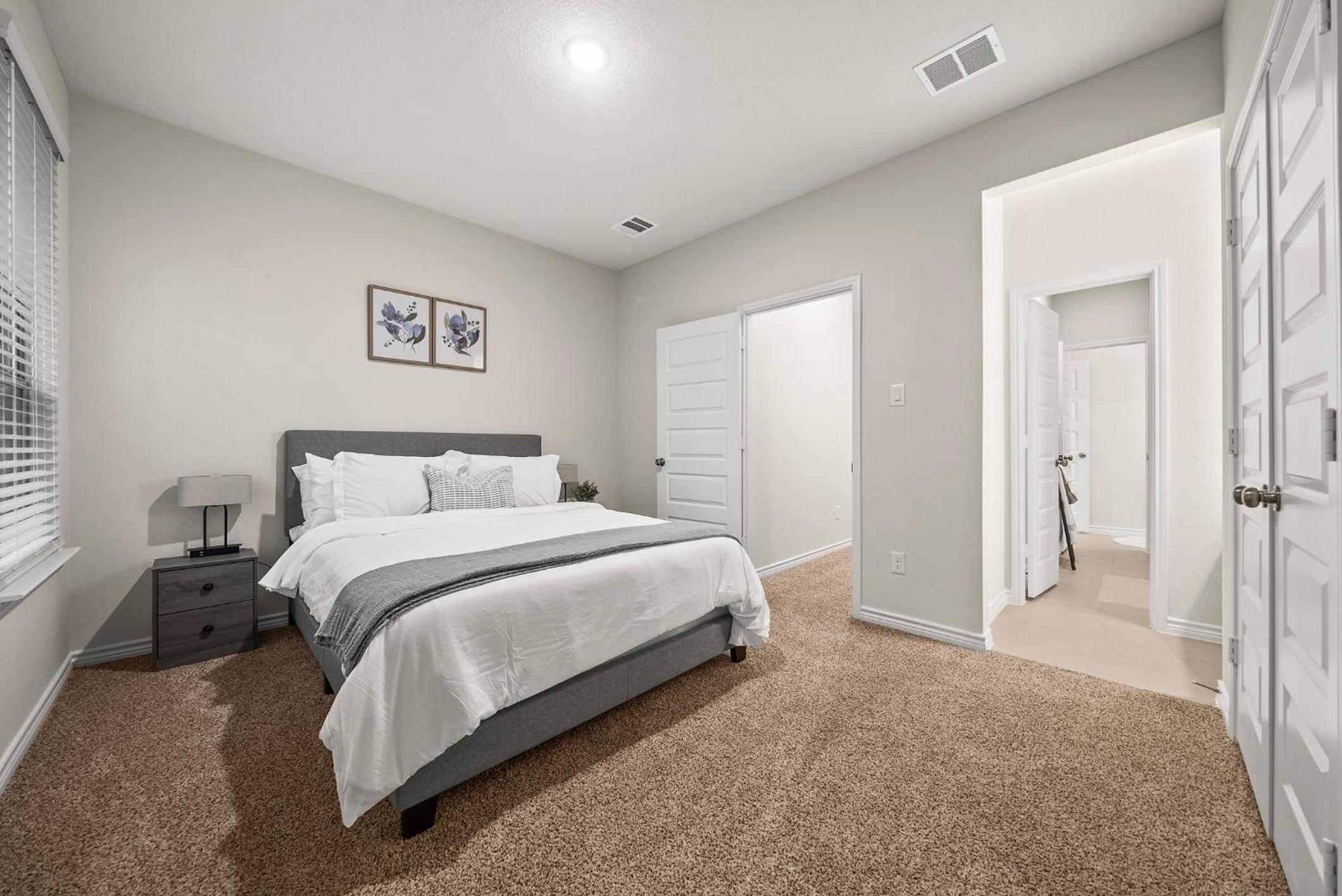 Luxurious 4 Bed Duplex Getaway!