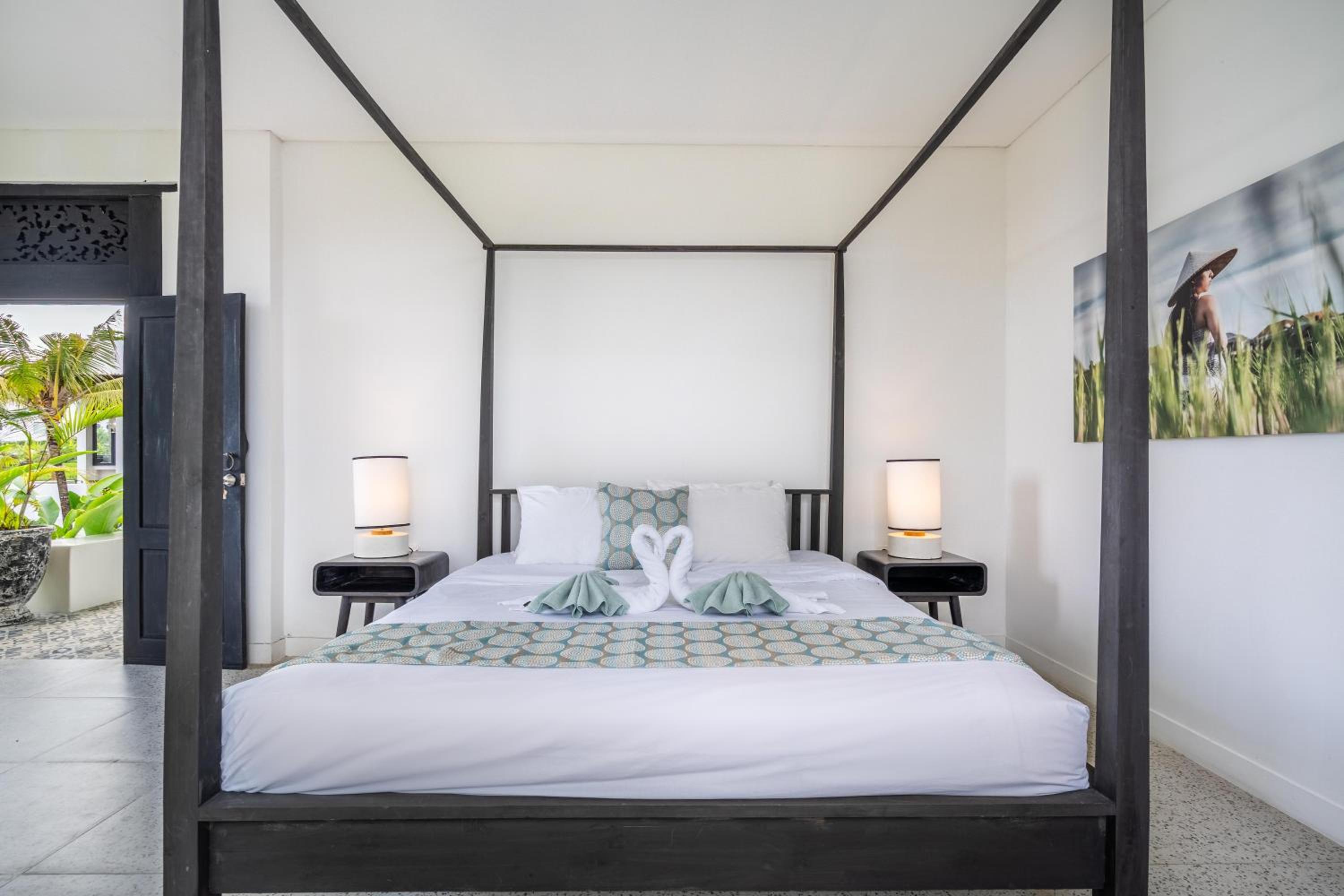 Prime Canggu Villa with stunning Rice field views