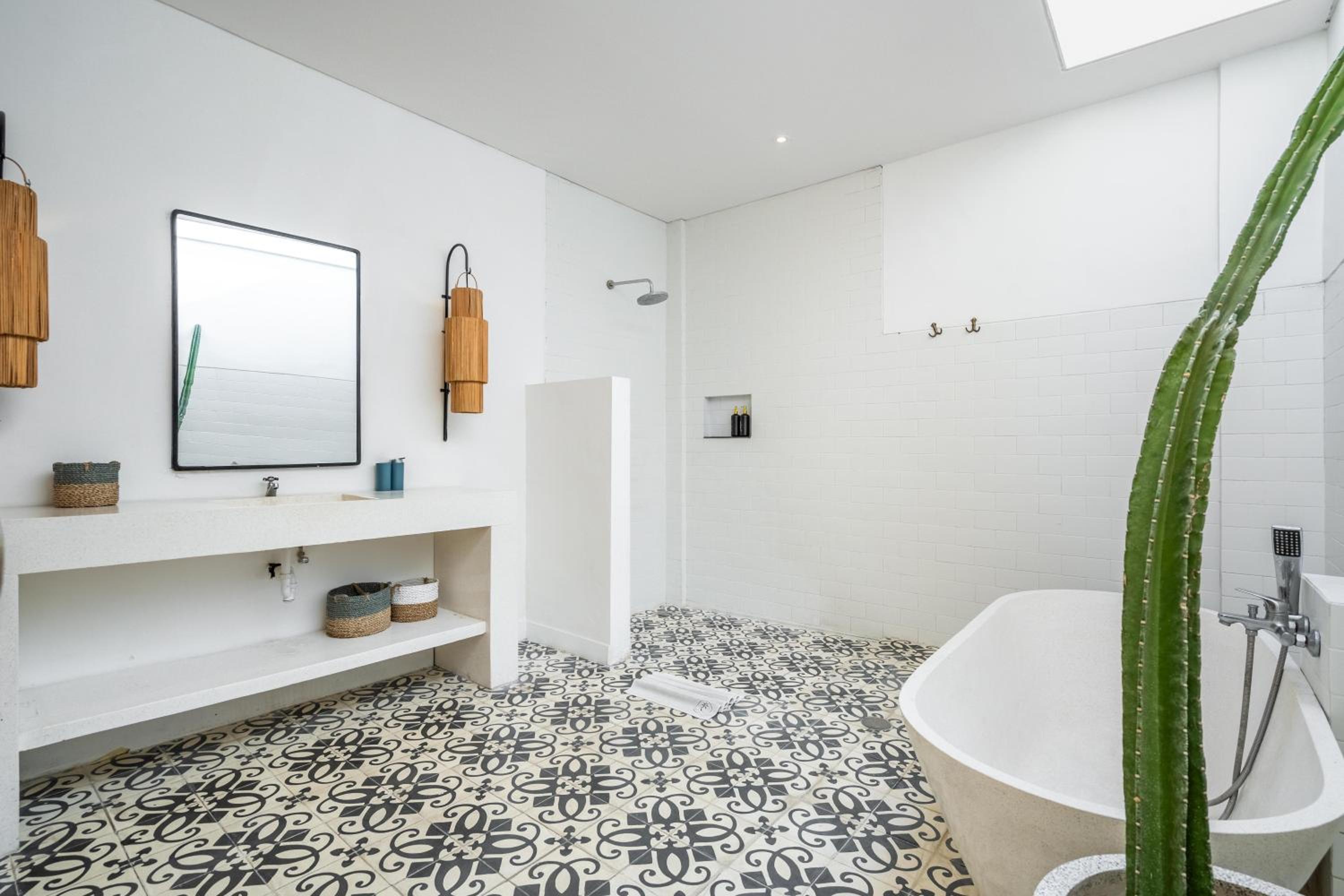 Prime Canggu Villa with stunning Rice field views