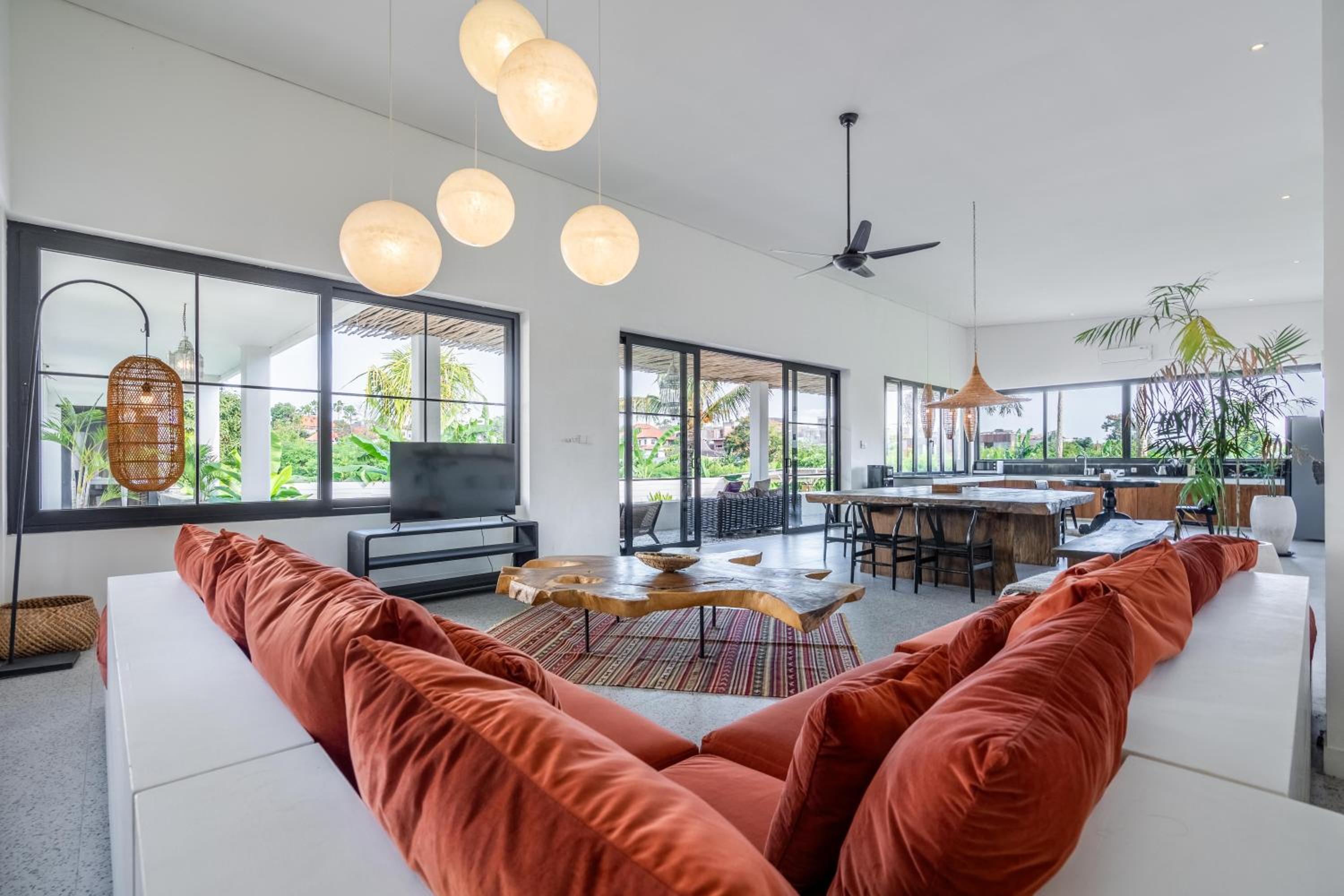 Prime Canggu Villa with stunning Rice field views