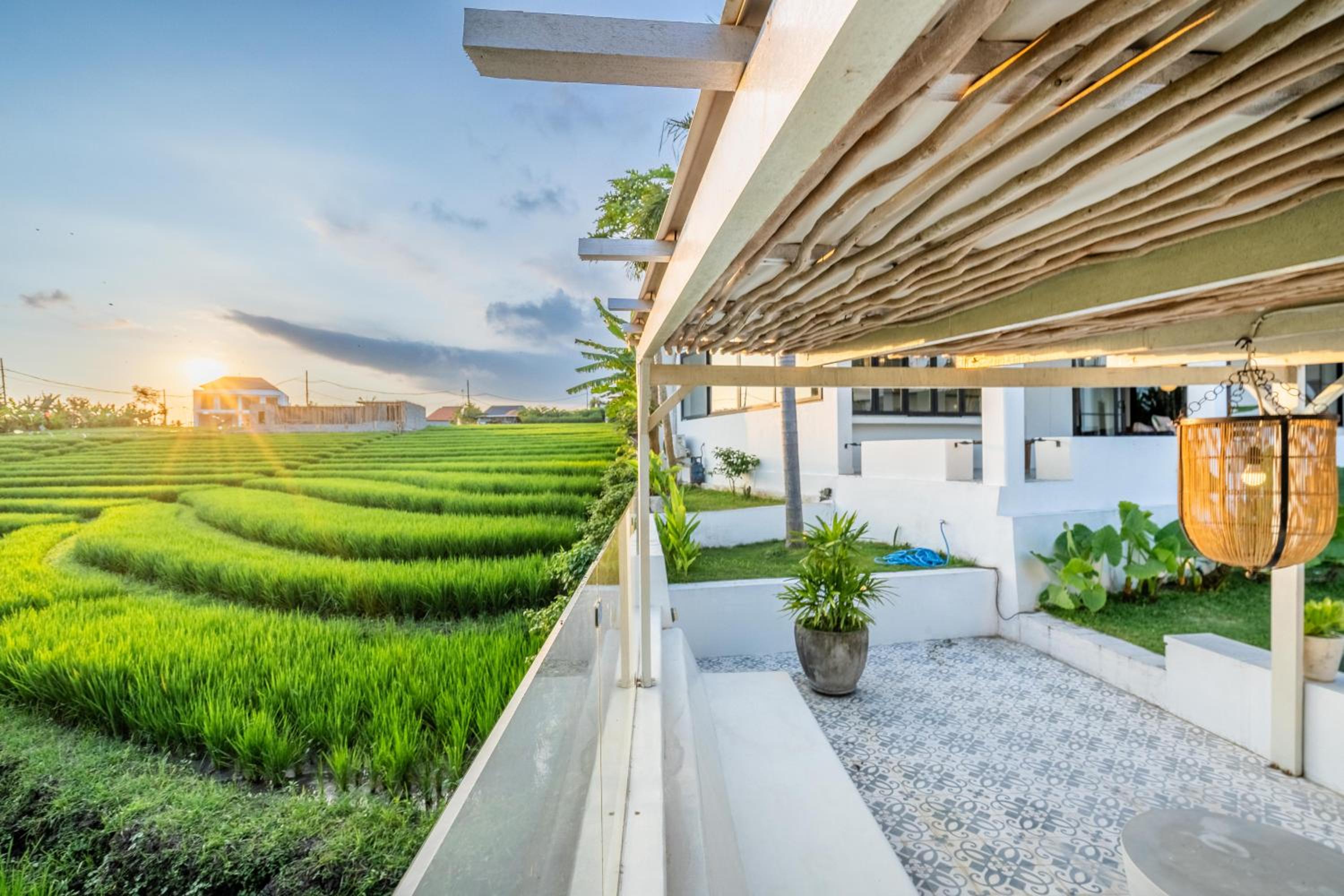 Prime Canggu Villa with stunning Rice field views