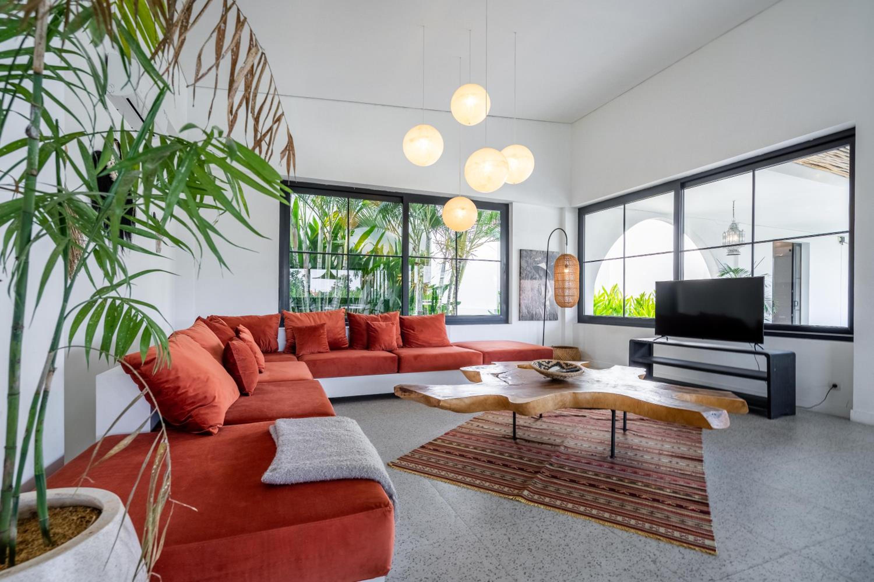 Prime Canggu Villa with stunning Rice field views