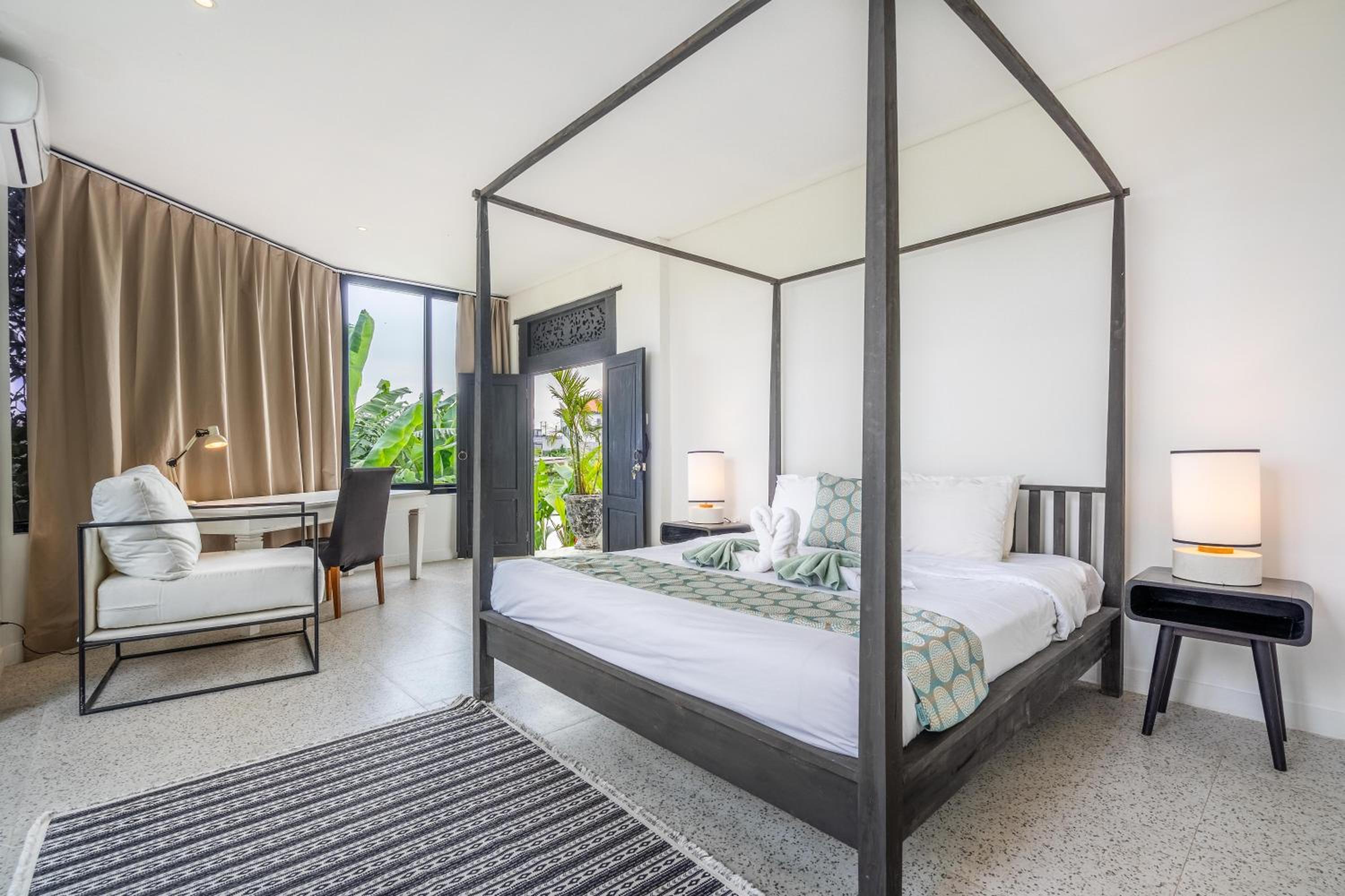 Prime Canggu Villa with stunning Rice field views