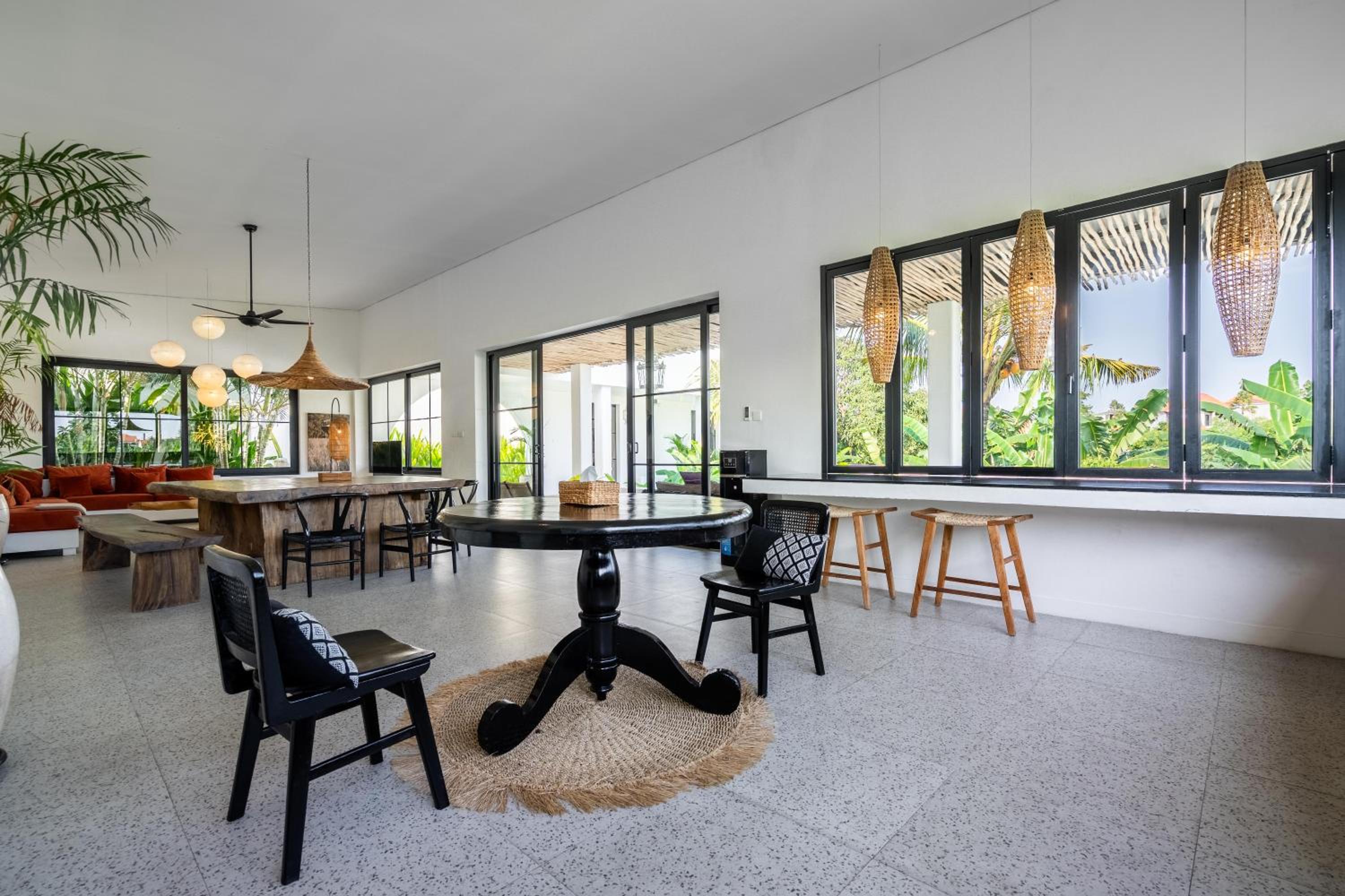 Prime Canggu Villa with stunning Rice field views