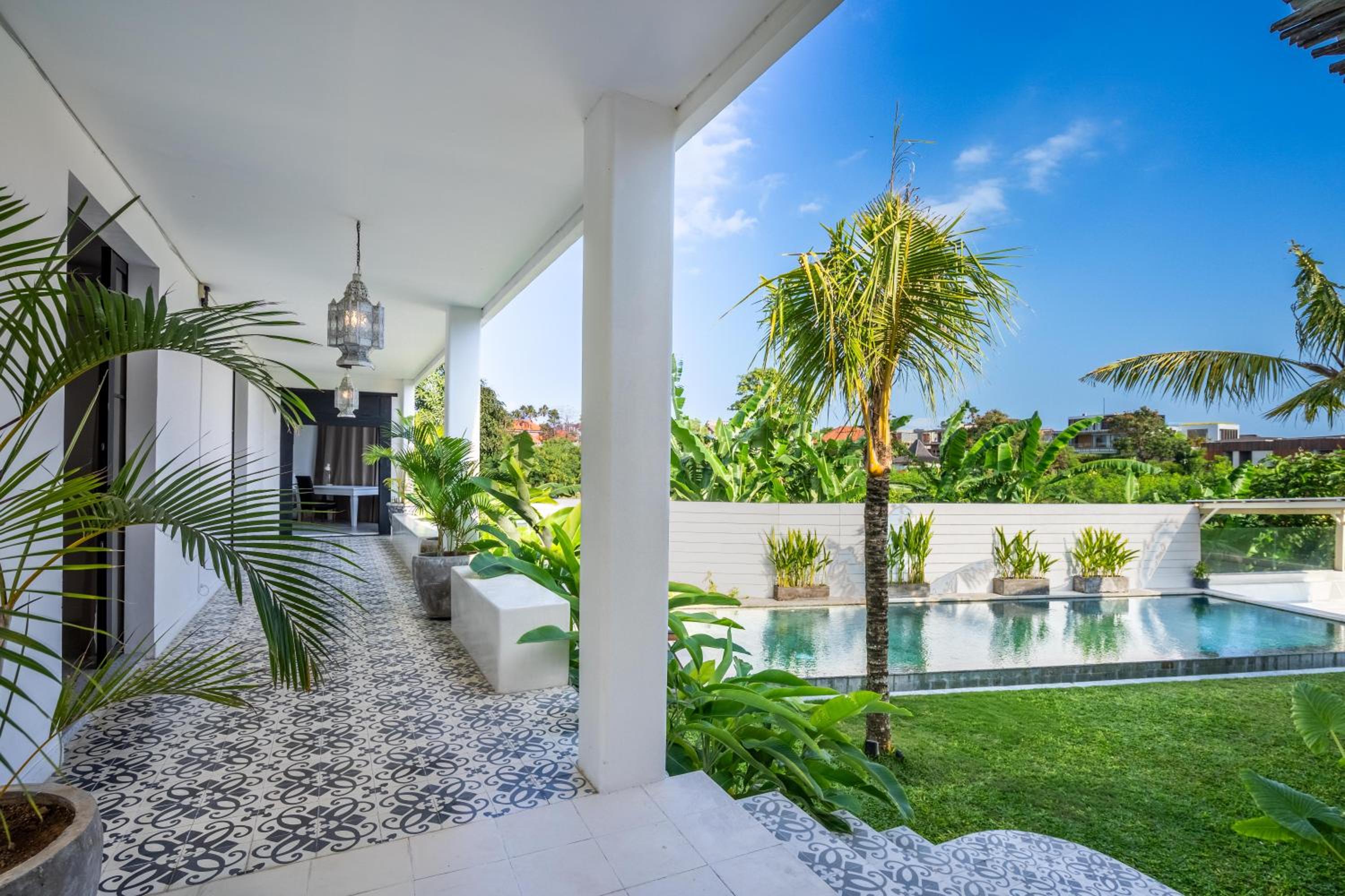 Prime Canggu Villa with stunning Rice field views
