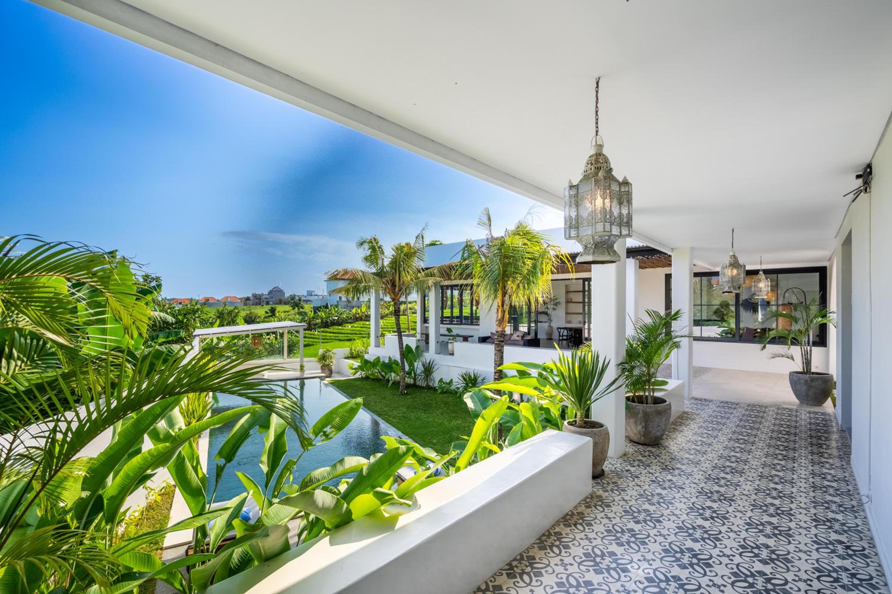 Prime Canggu Villa with stunning Rice field views