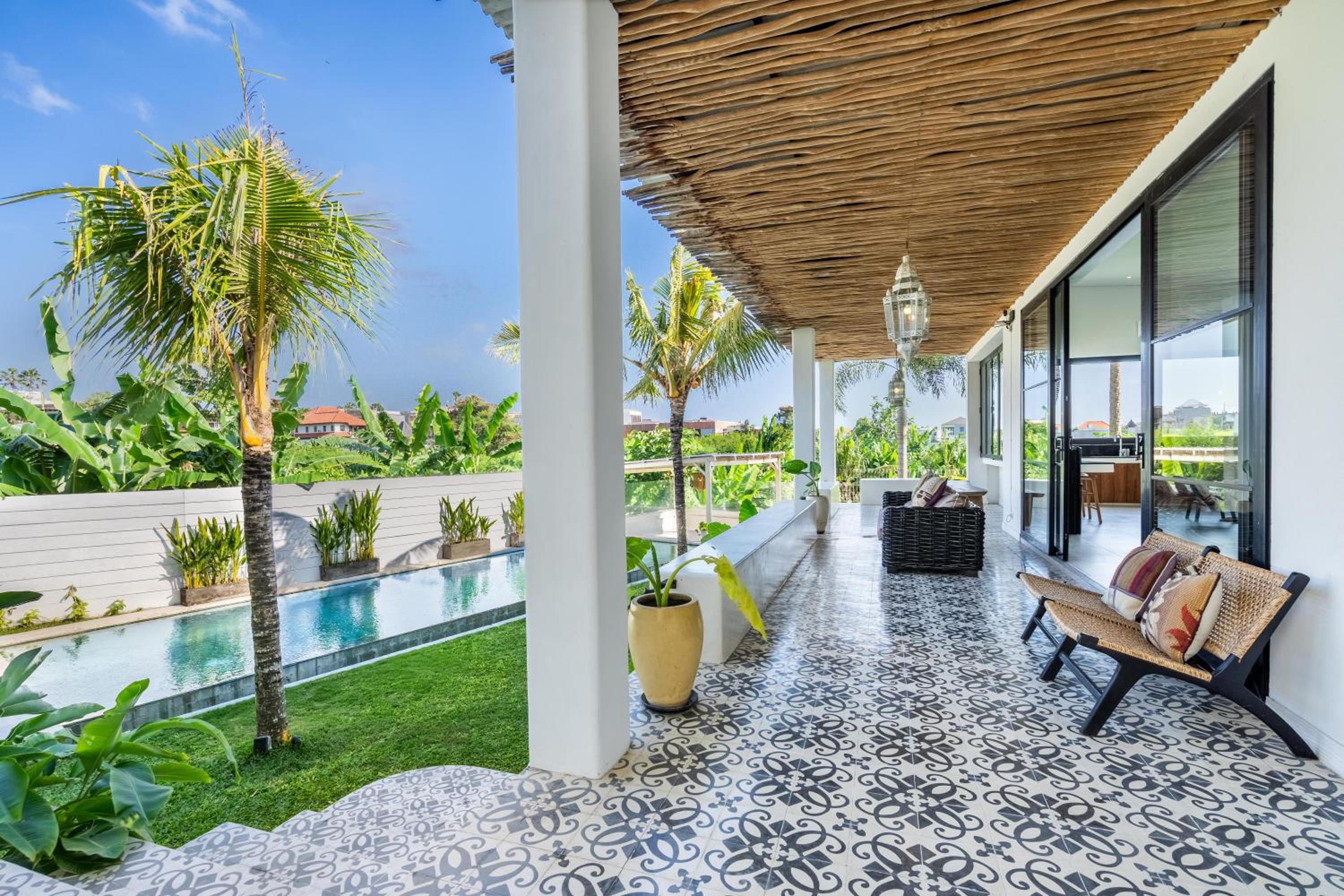 Prime Canggu Villa with stunning Rice field views