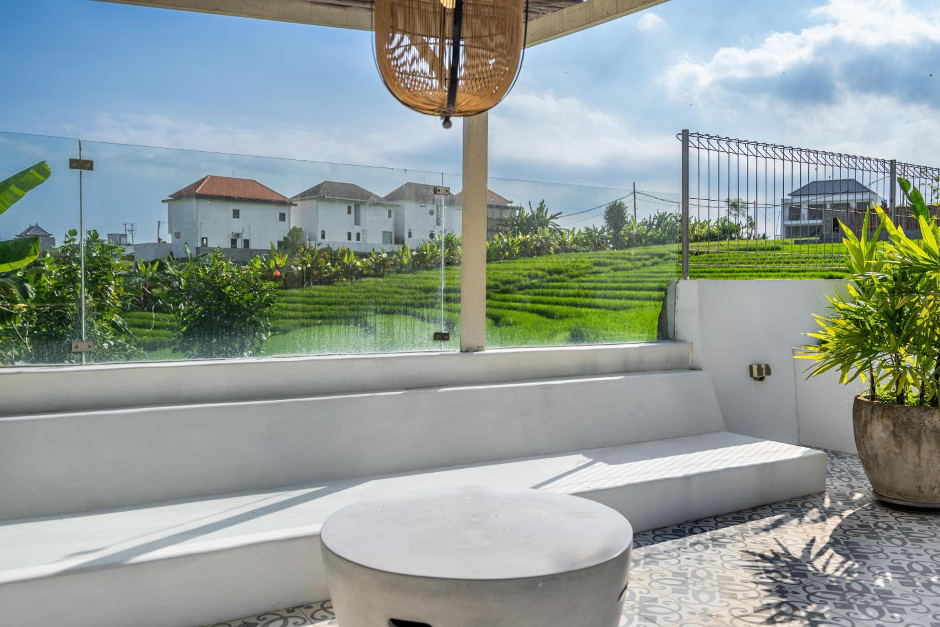Prime Canggu Villa with stunning Rice field views