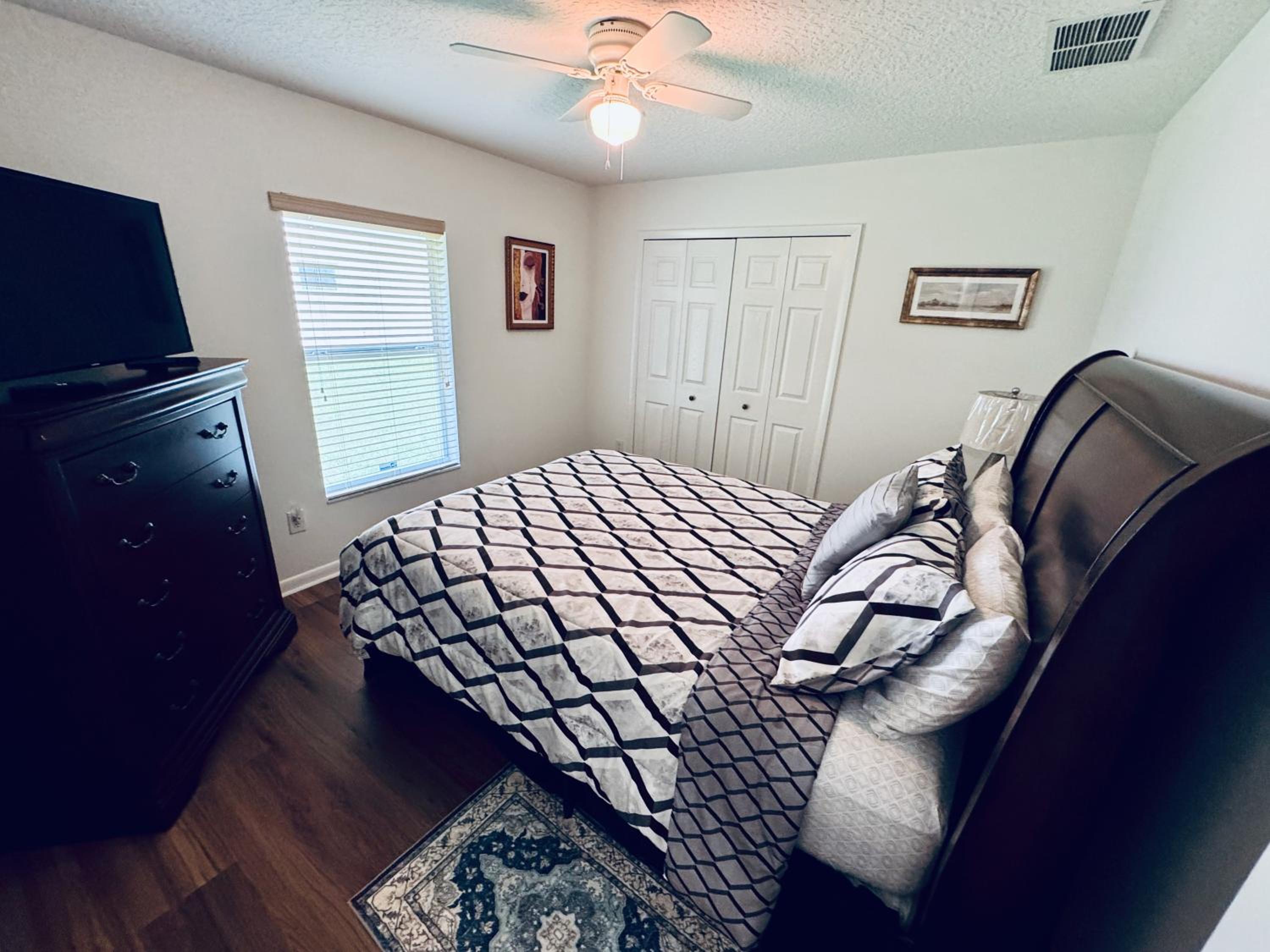 Cozy Private Home Close to the I95 Exit 284