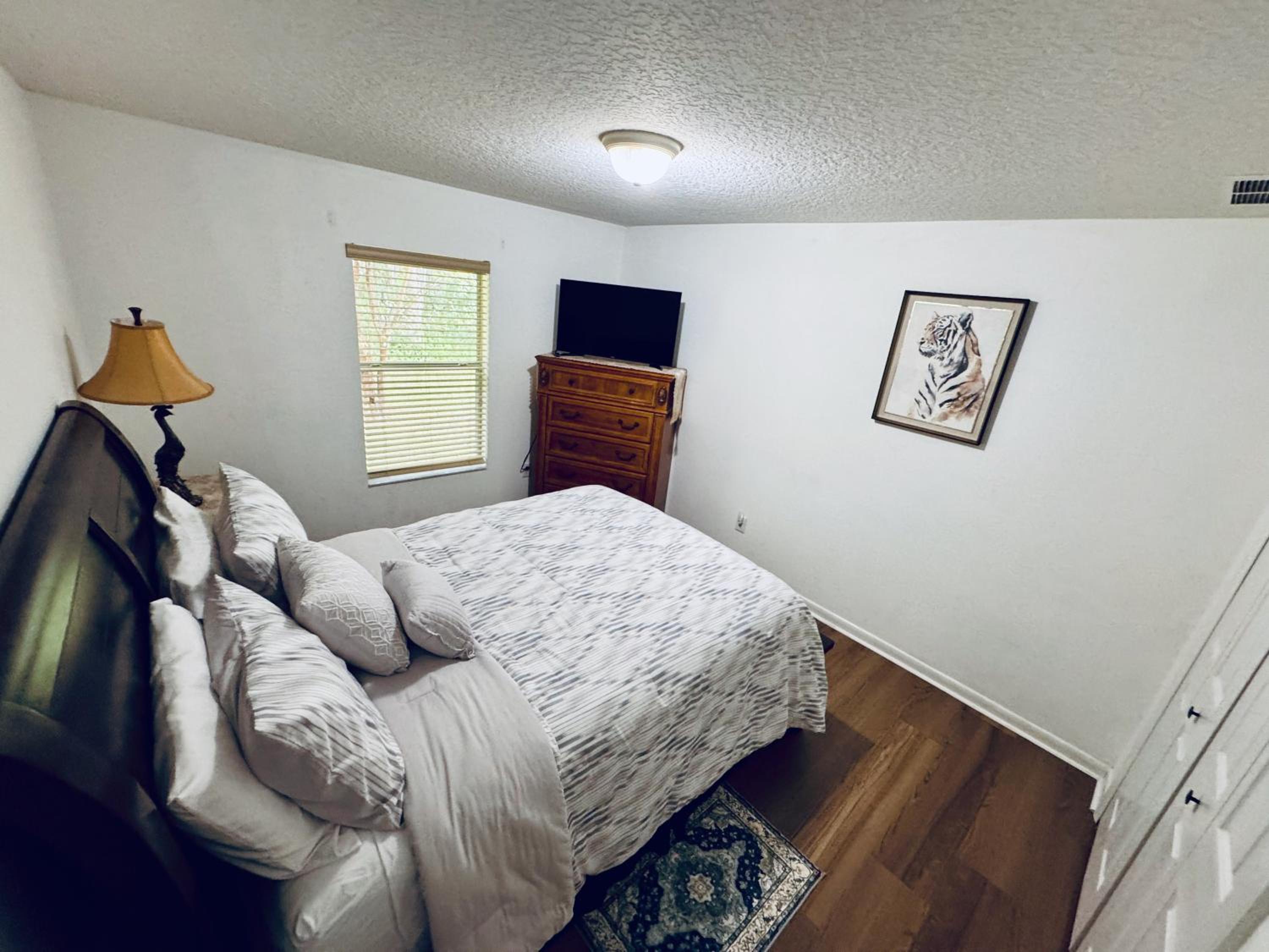 Cozy Private Home Close to the I95 Exit 284