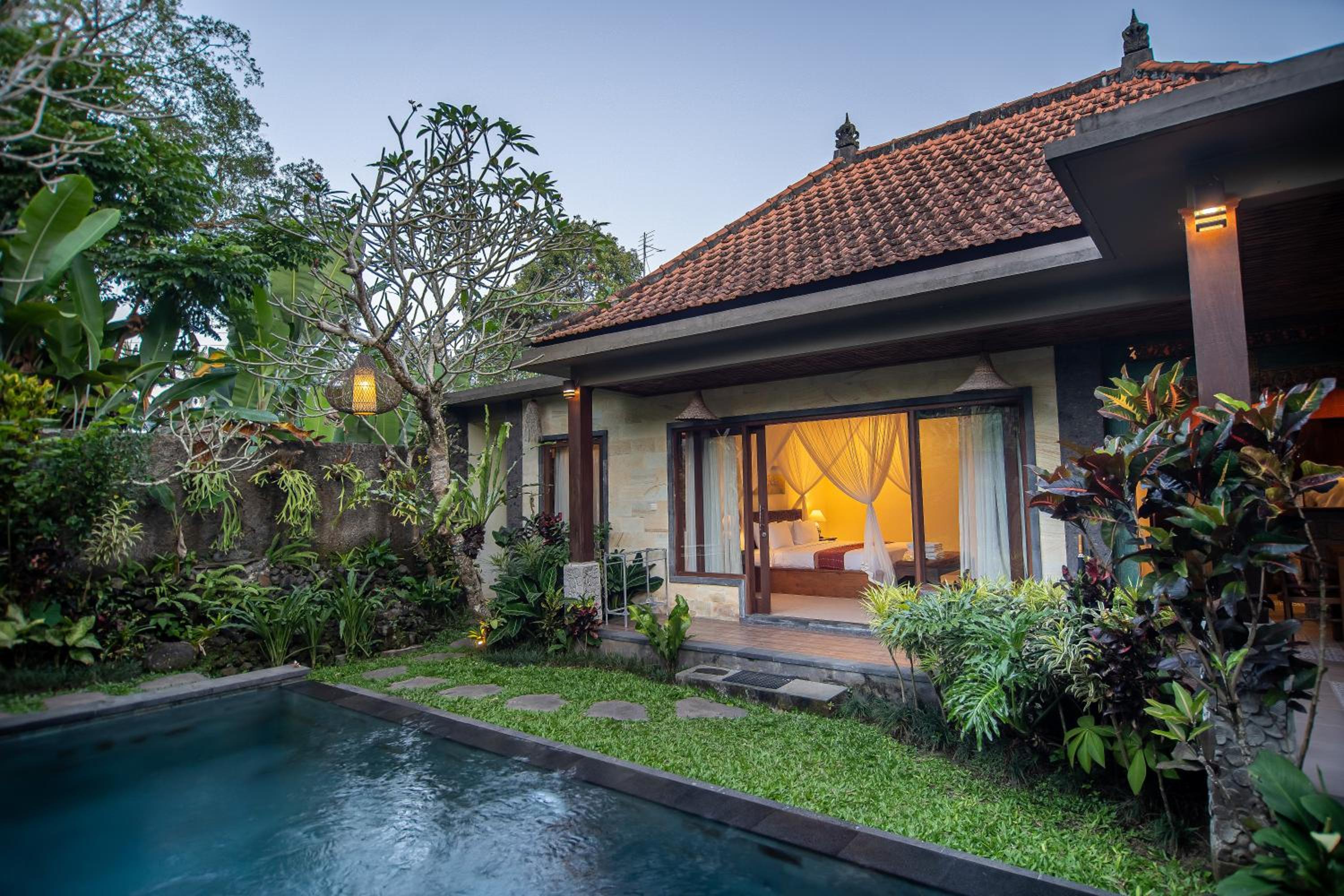 Mandra Villa