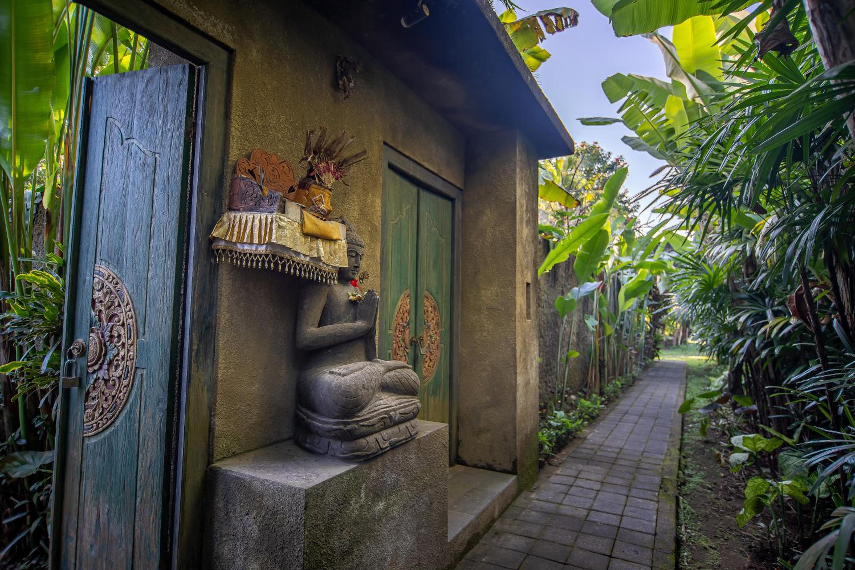 Mandra Villa