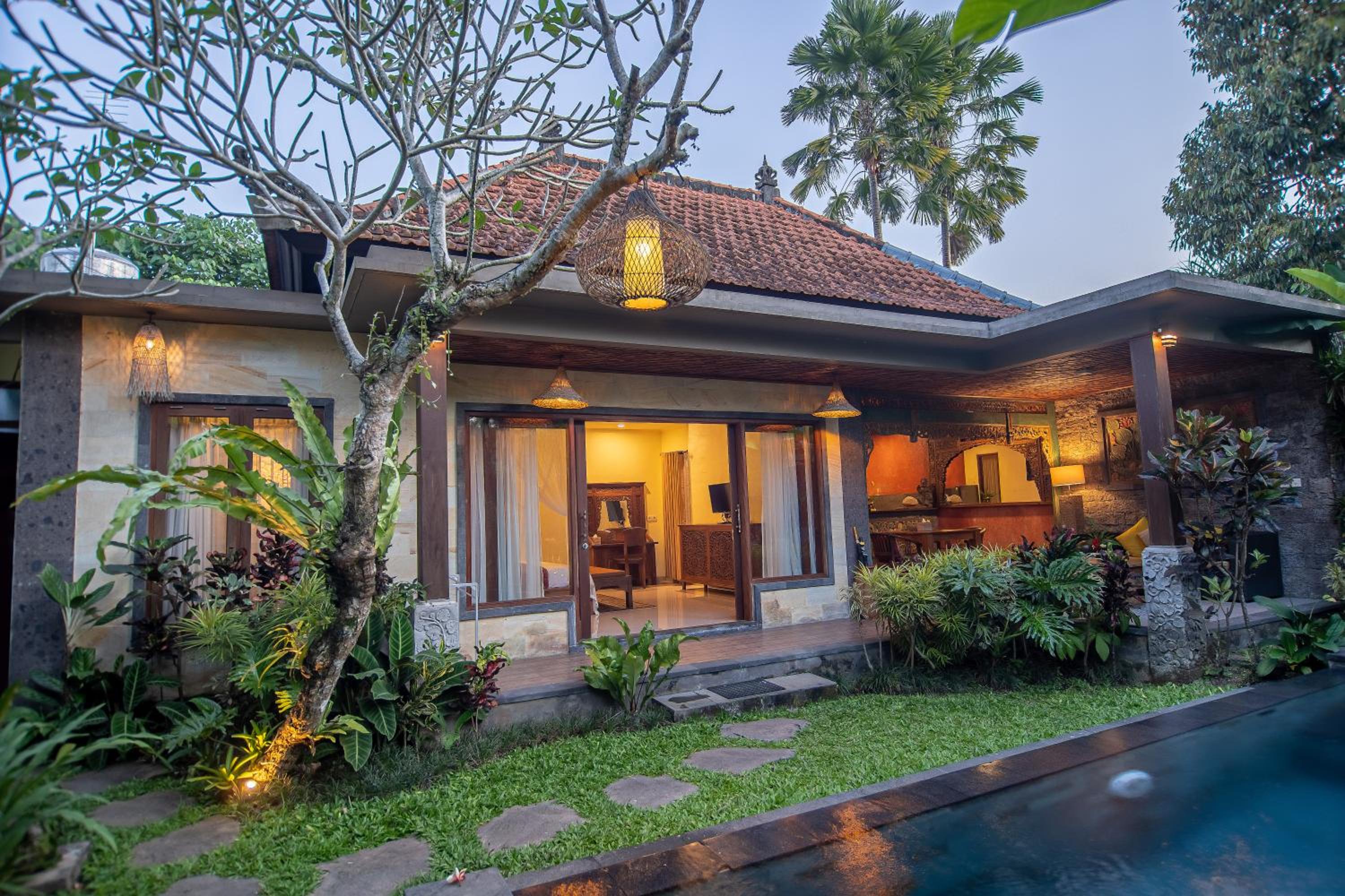 Mandra Villa
