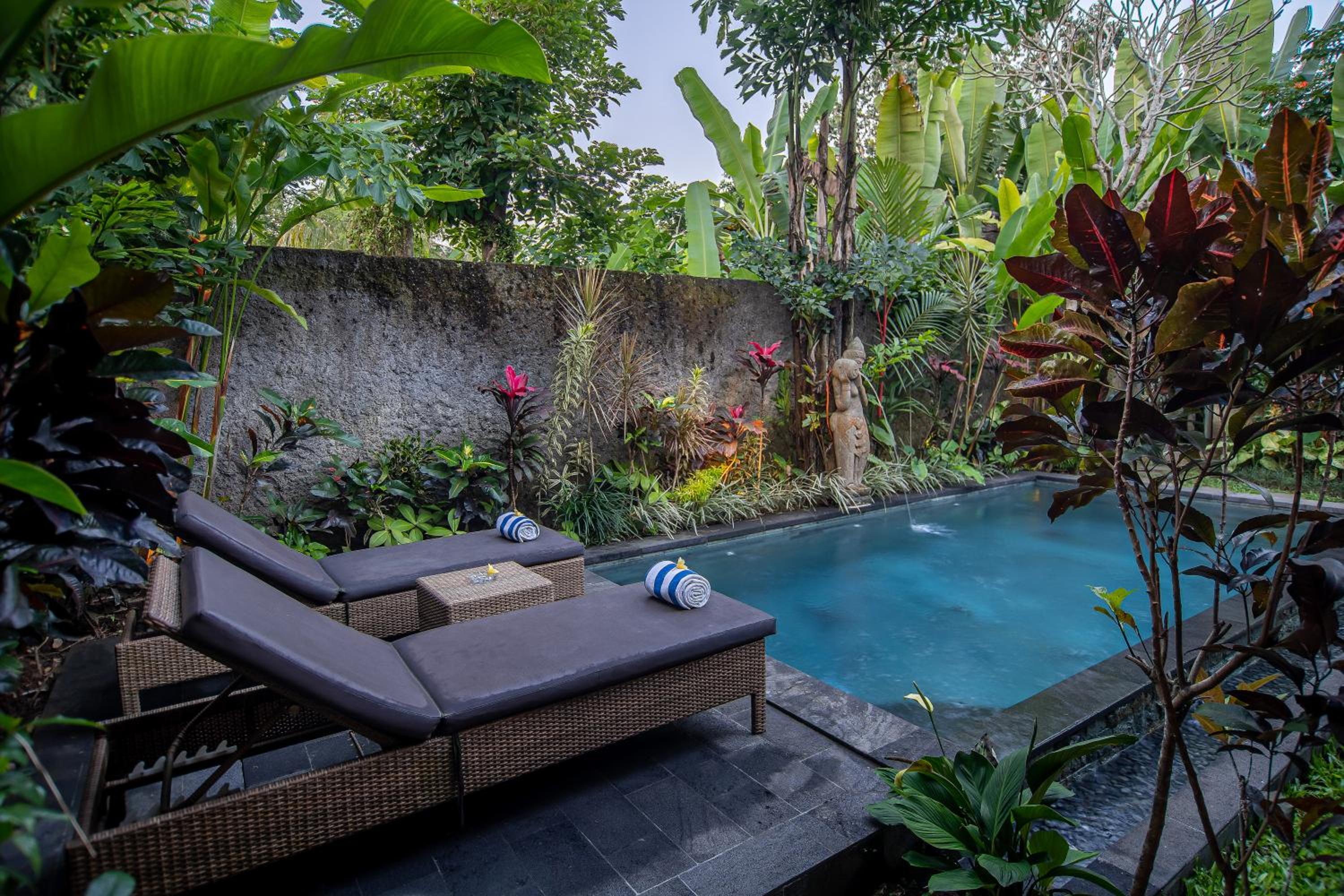 Mandra Villa