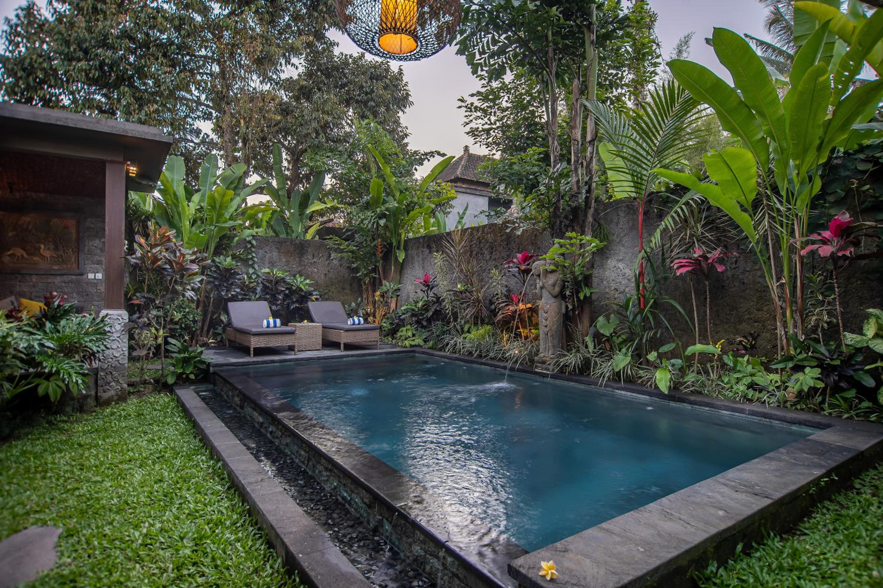 Mandra Villa