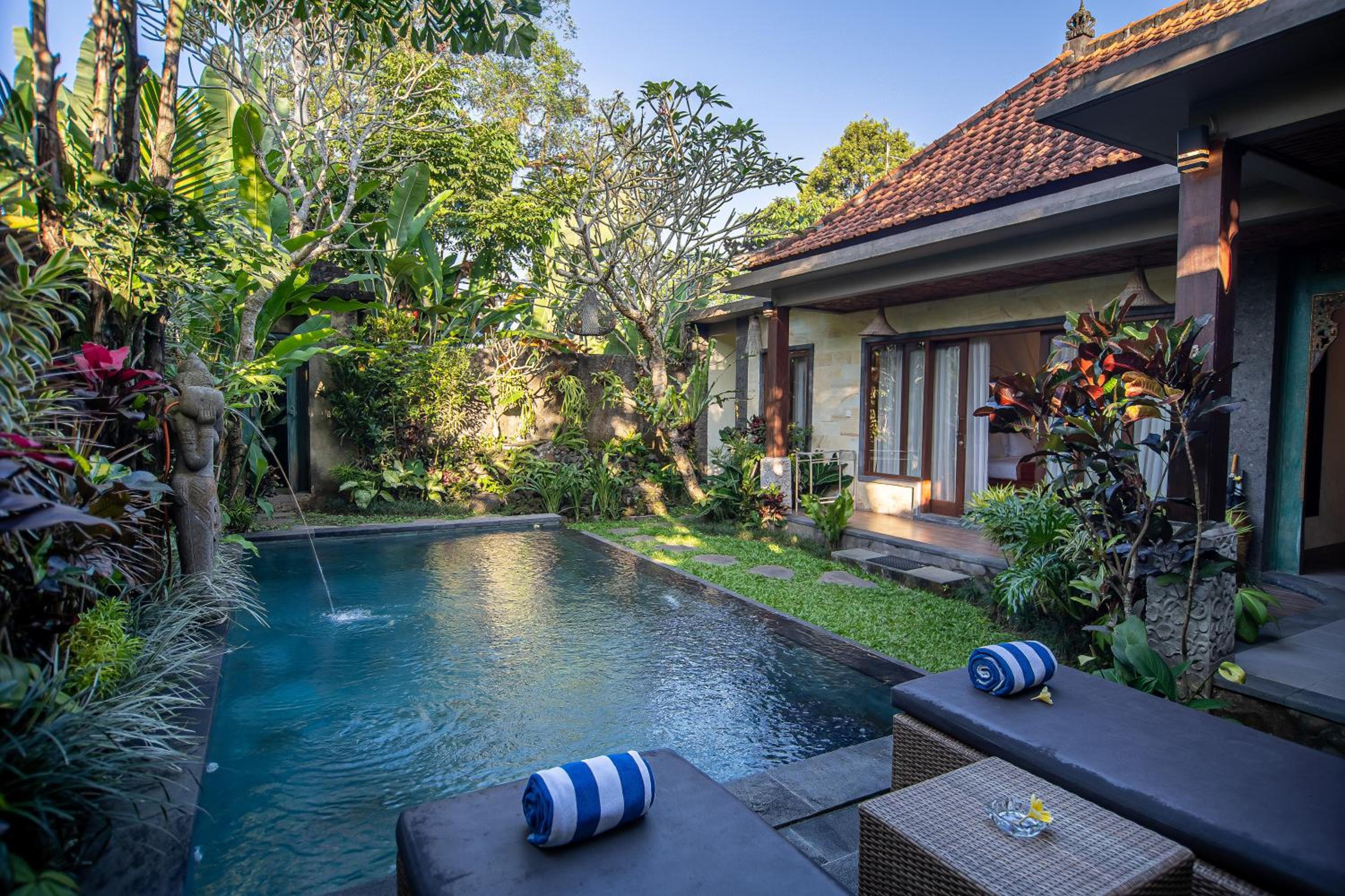 Mandra Villa