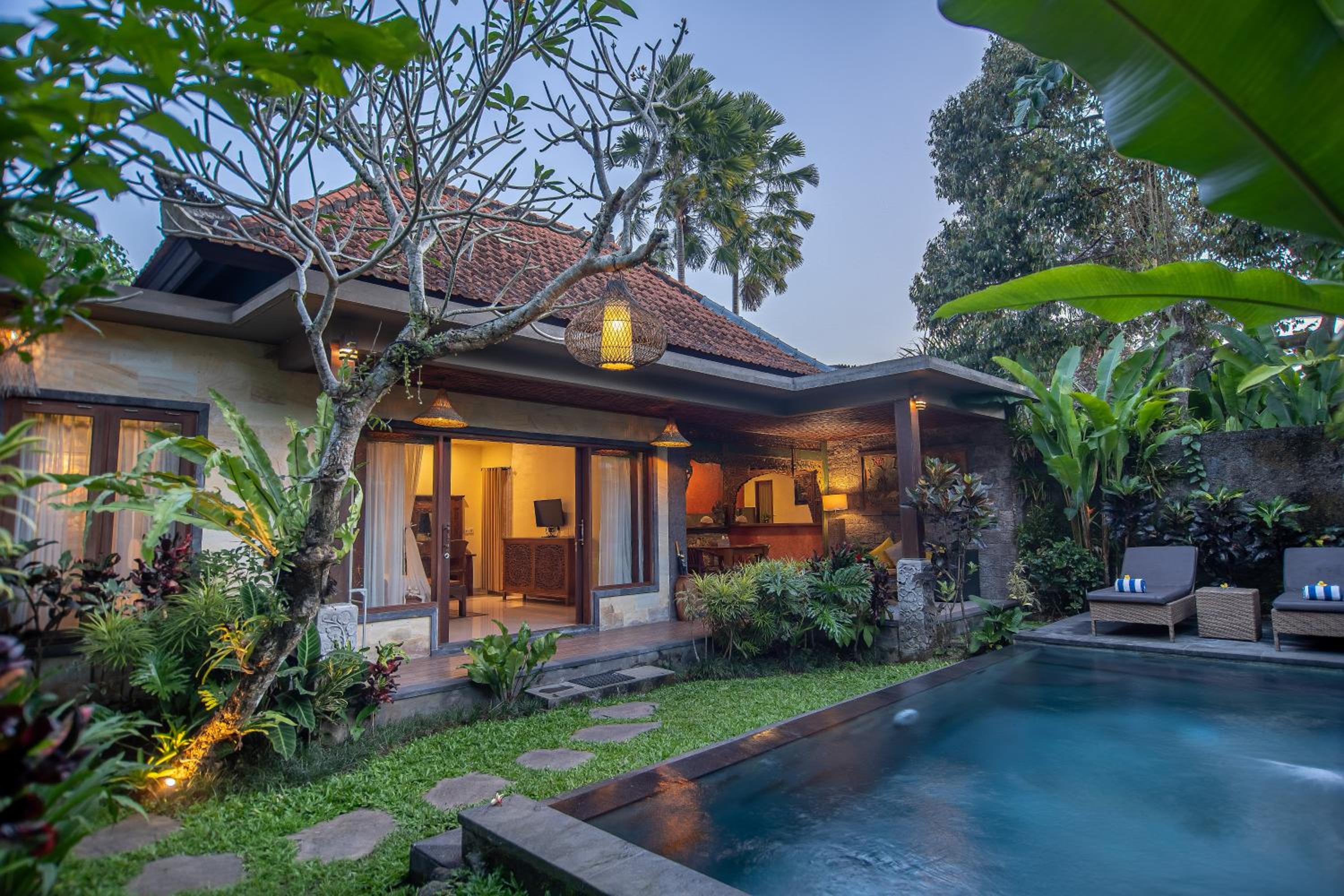 Mandra Villa