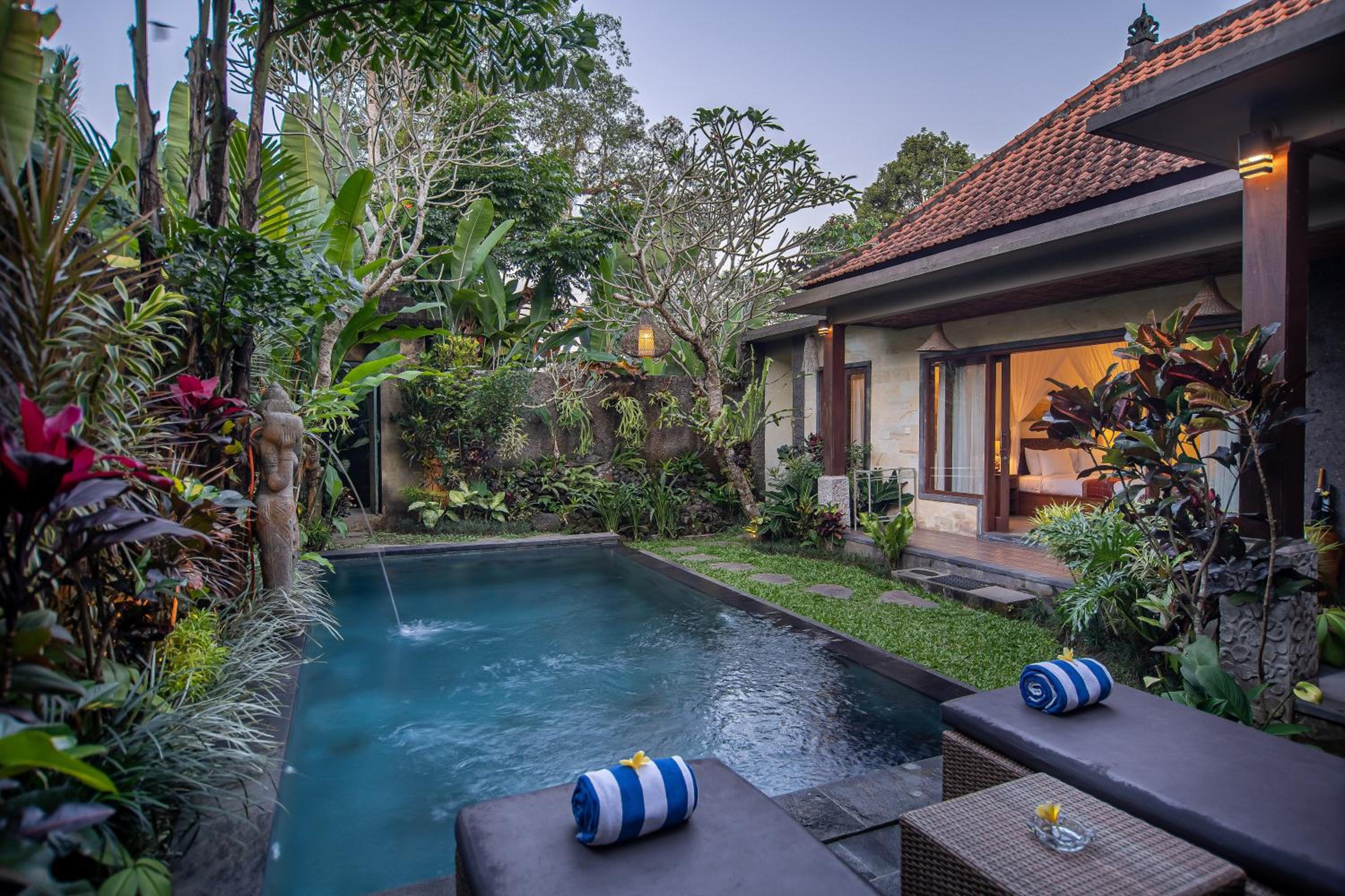 Mandra Villa