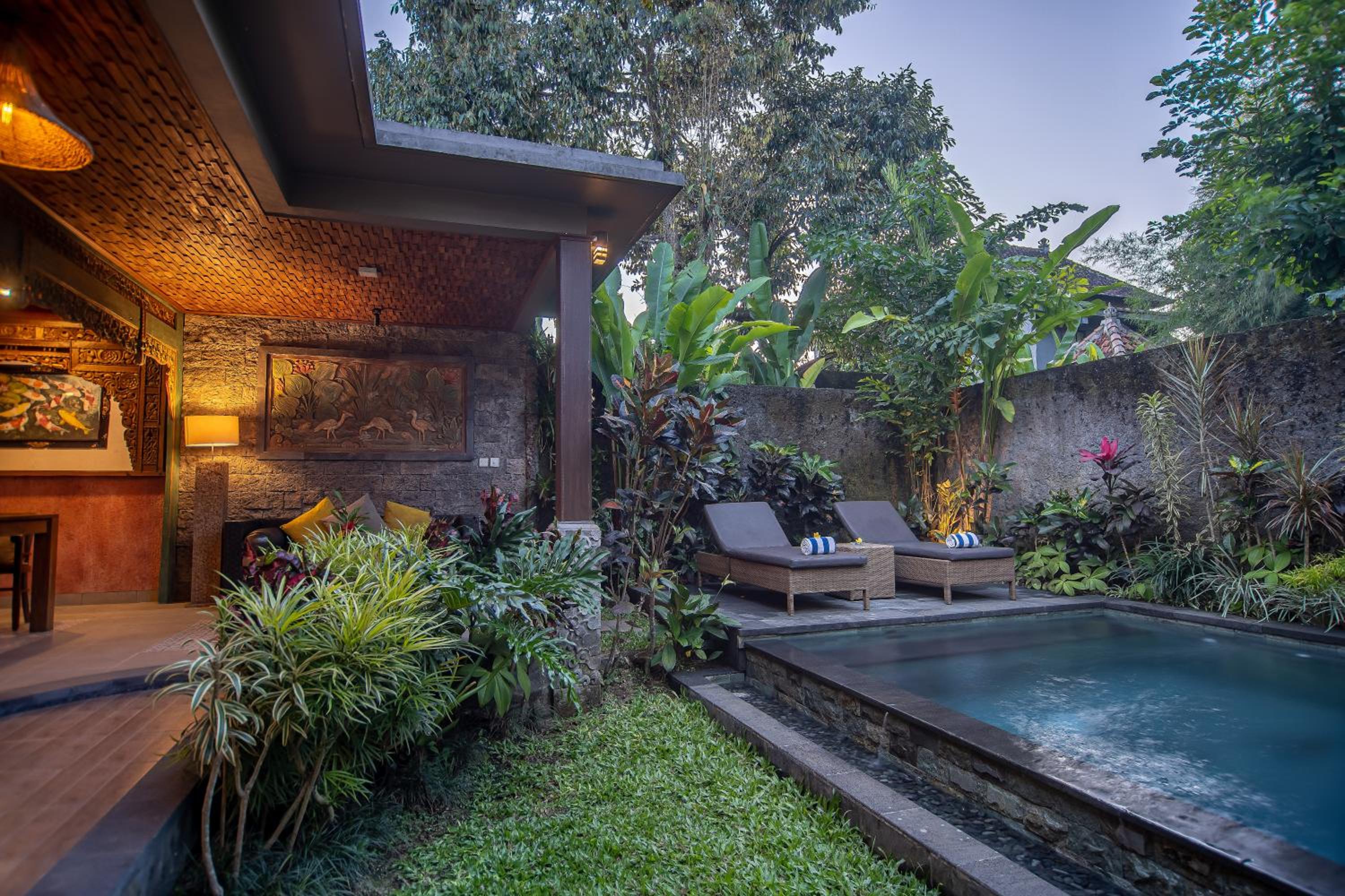 Mandra Villa