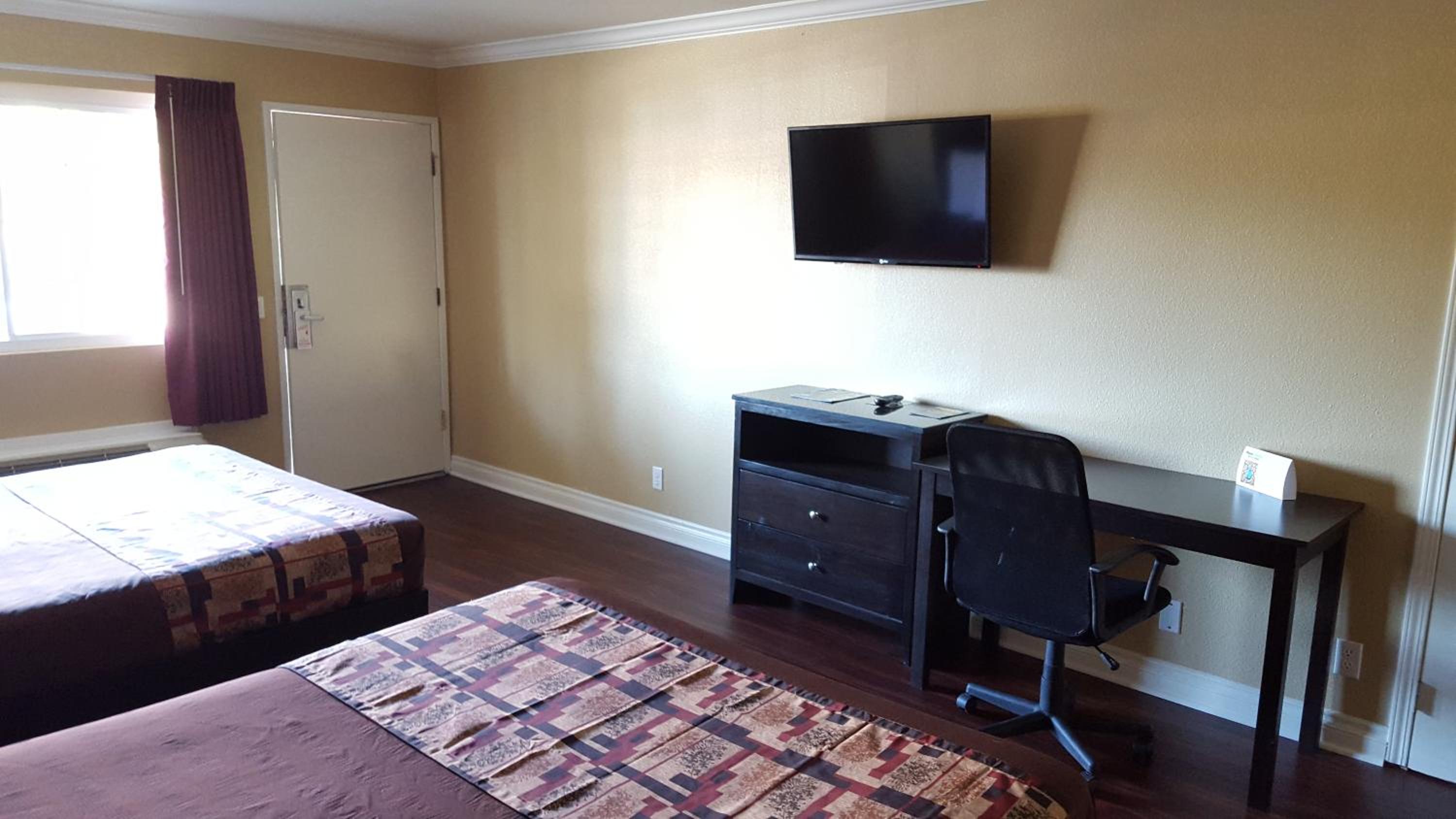 Anaheim Astoria Inn & Suites