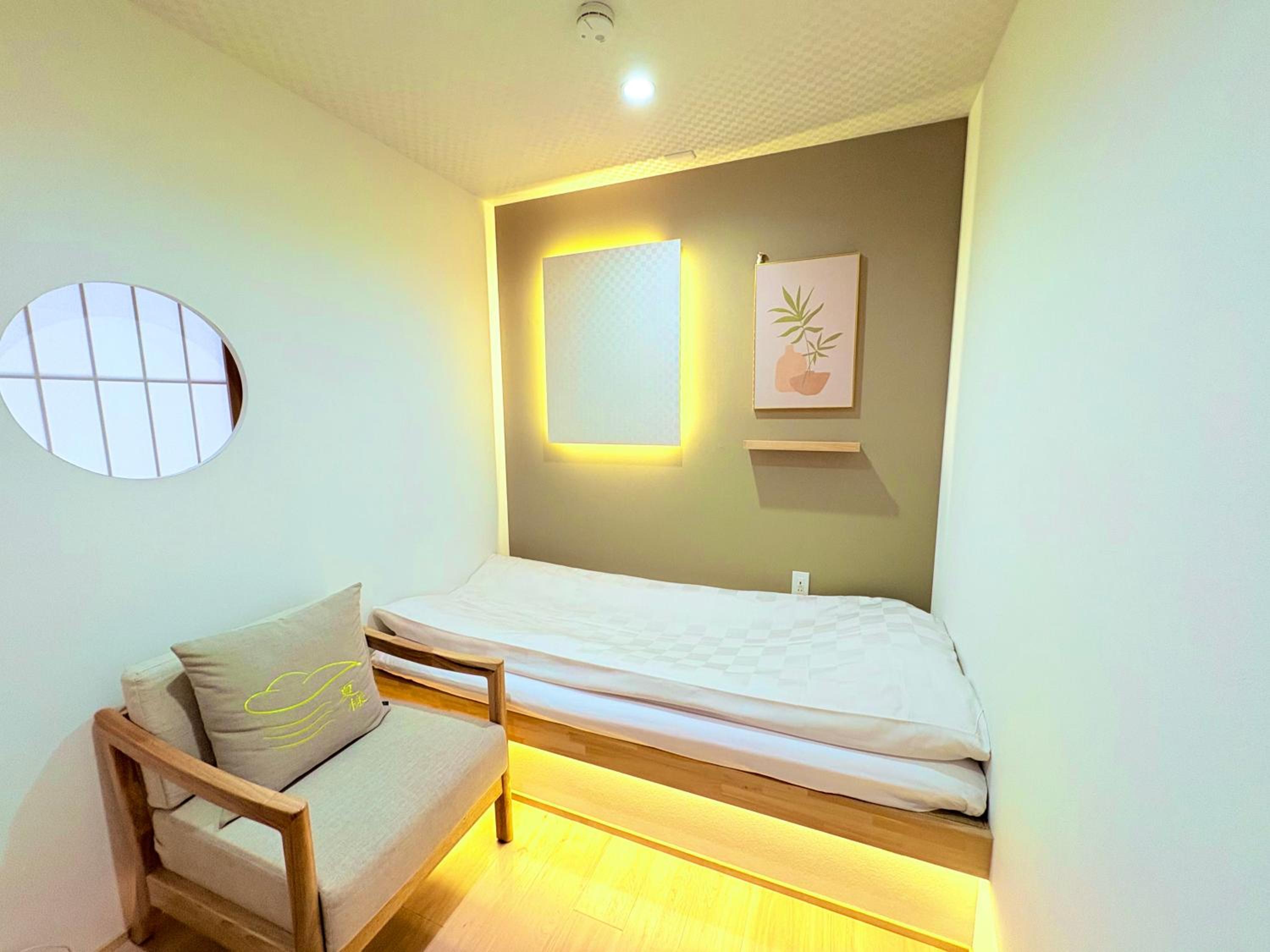 夏様五条丹波口 Modern Kyoto Townhouse, Whole House