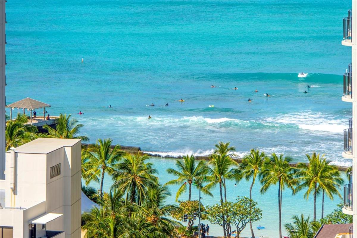 New! Modern Remodeled Condo, Walk to Waikiki Beach, Oceanview, Free Parking, AC