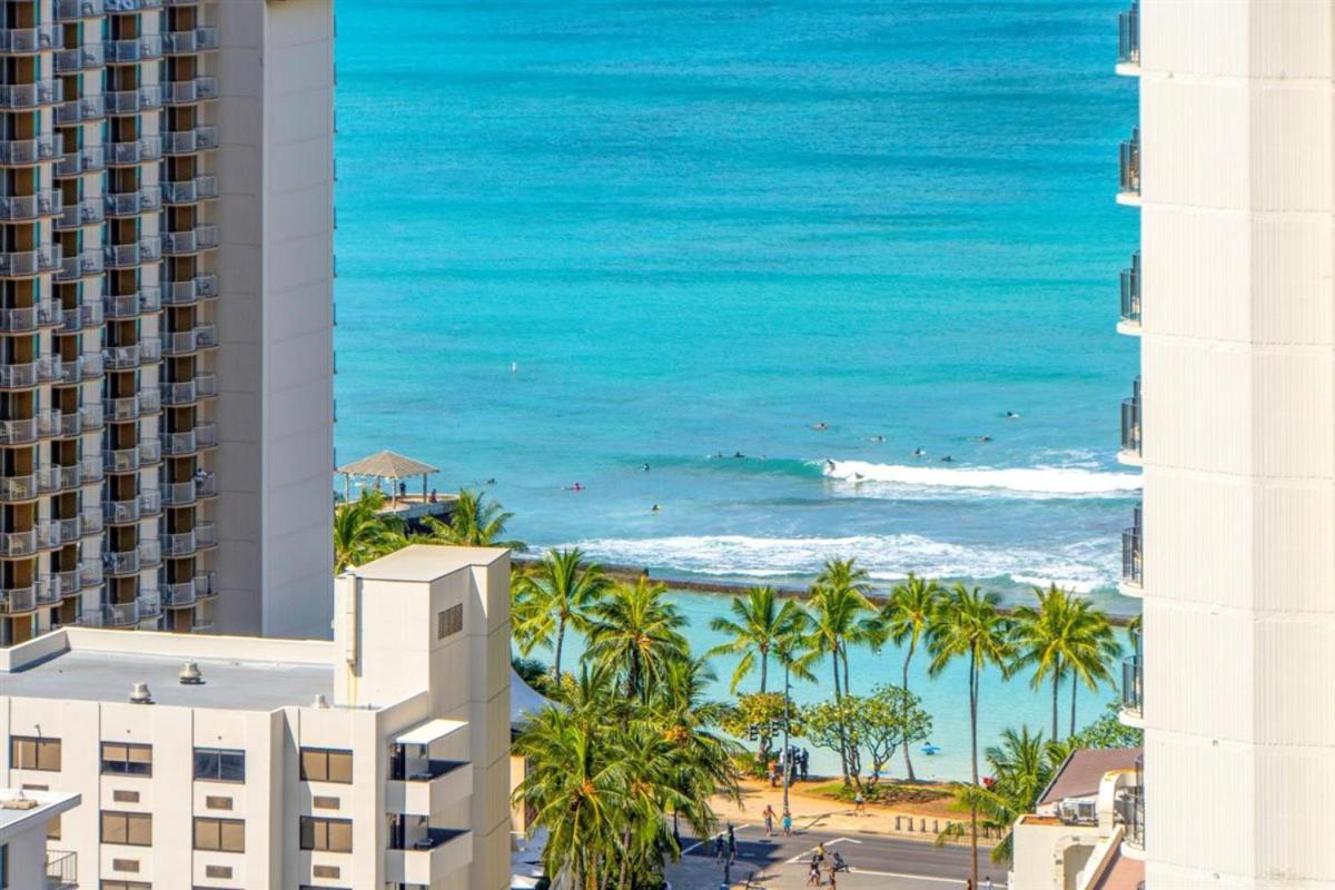 New! Modern Remodeled Condo, Walk to Waikiki Beach, Oceanview, Free Parking, AC