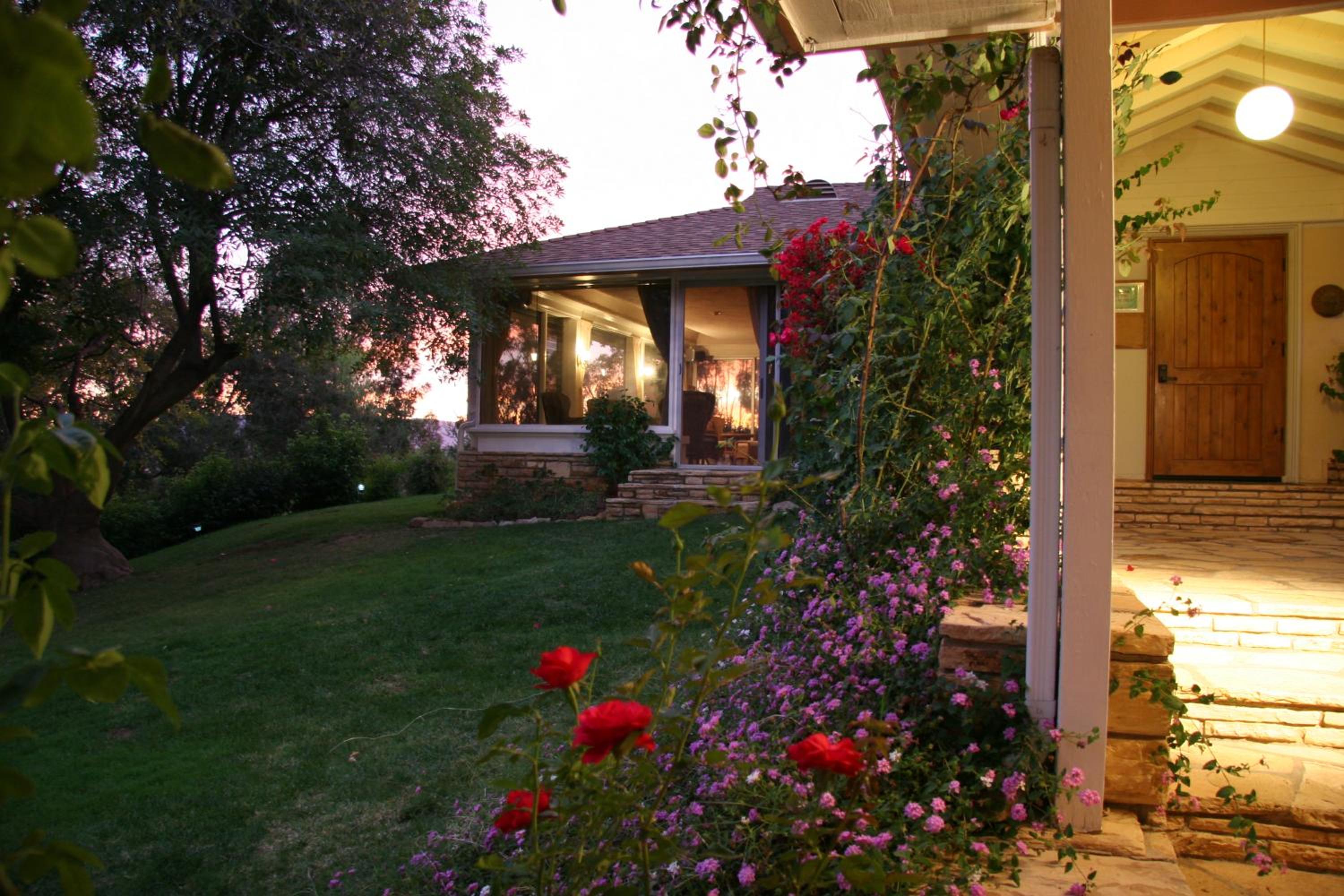 Ojai Retreat & Inn view 3