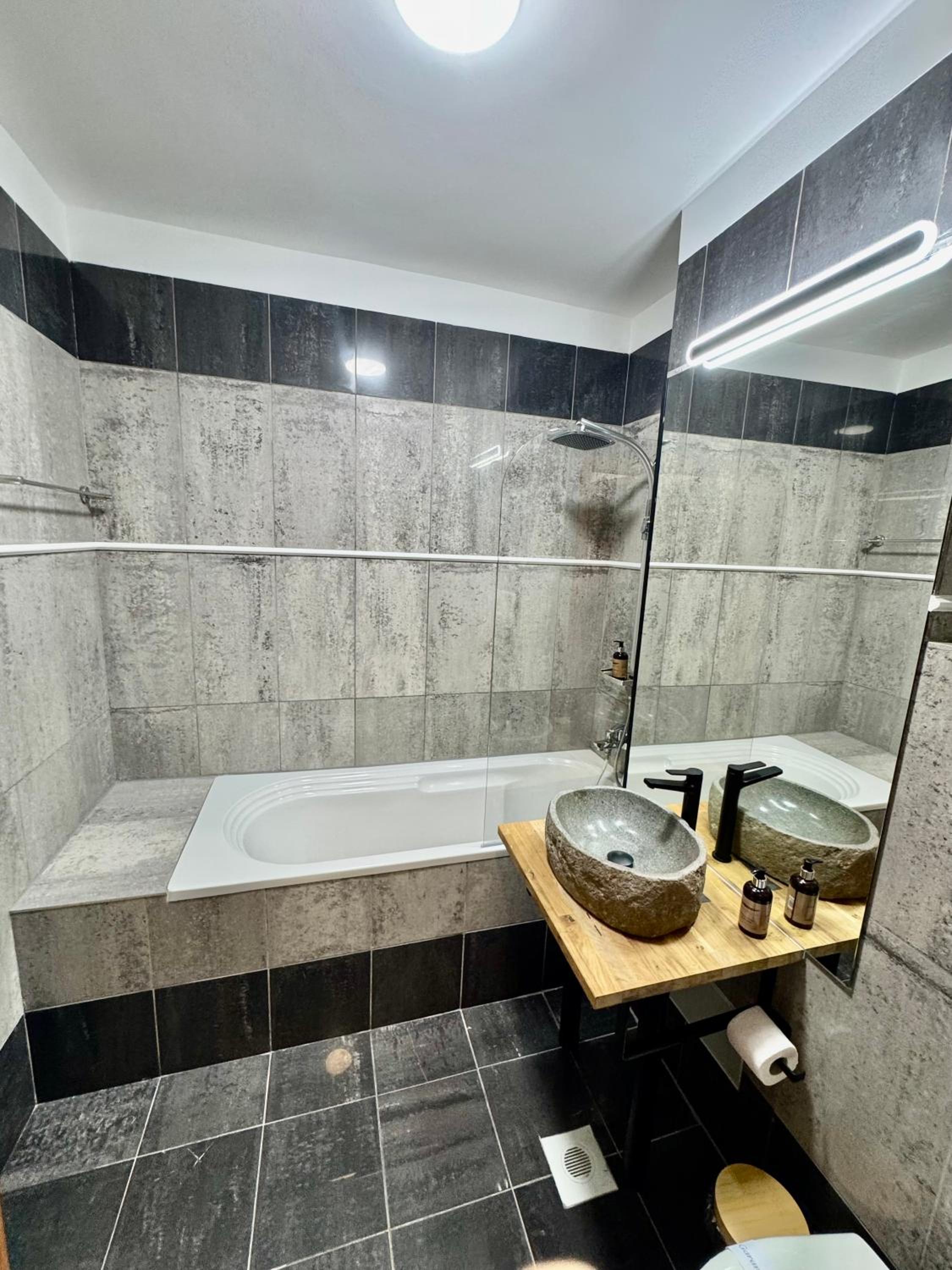 Metropole Apartments Prime Suites