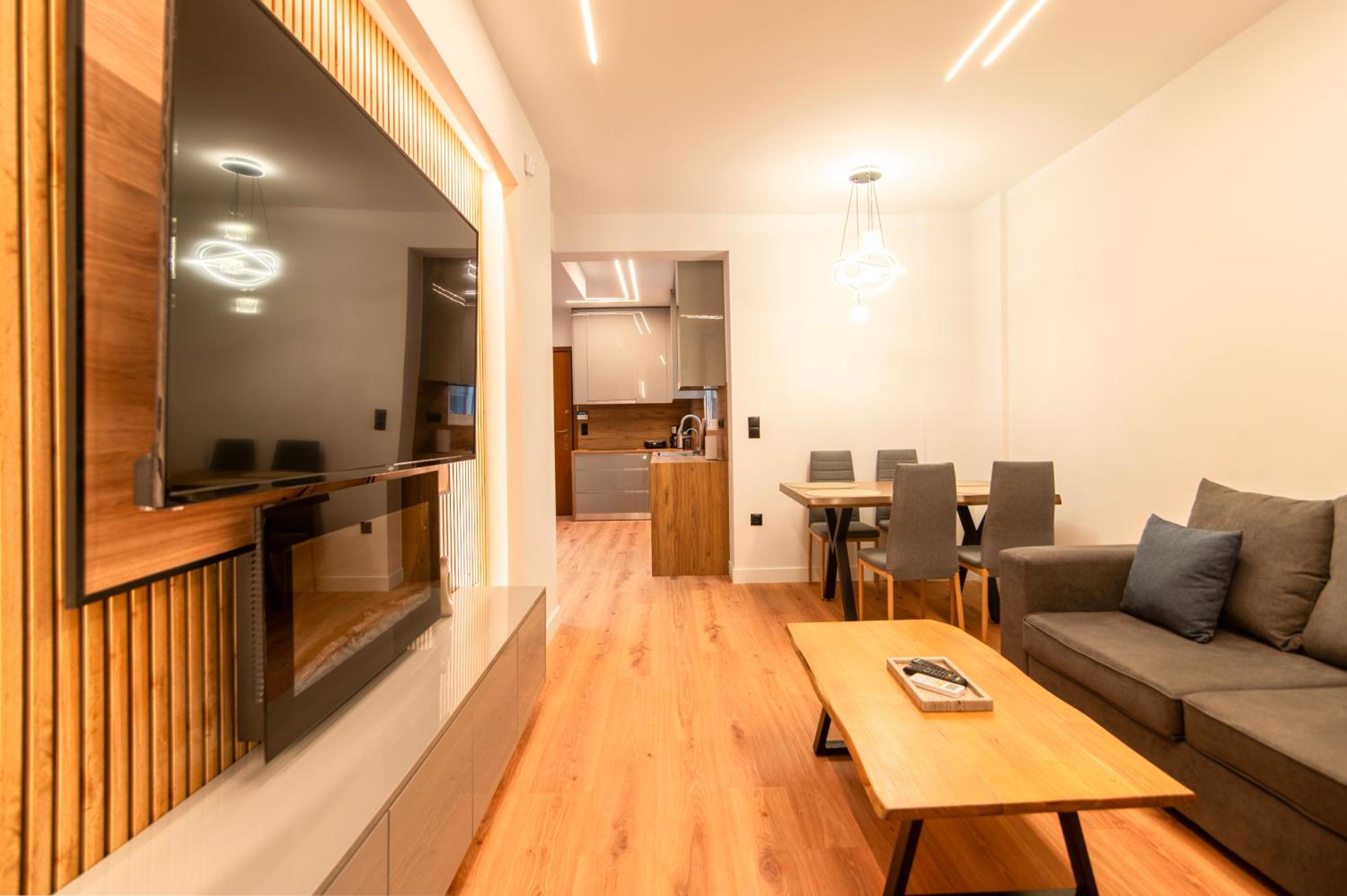 Cozy 2-Bedroom by Flisvos Marina