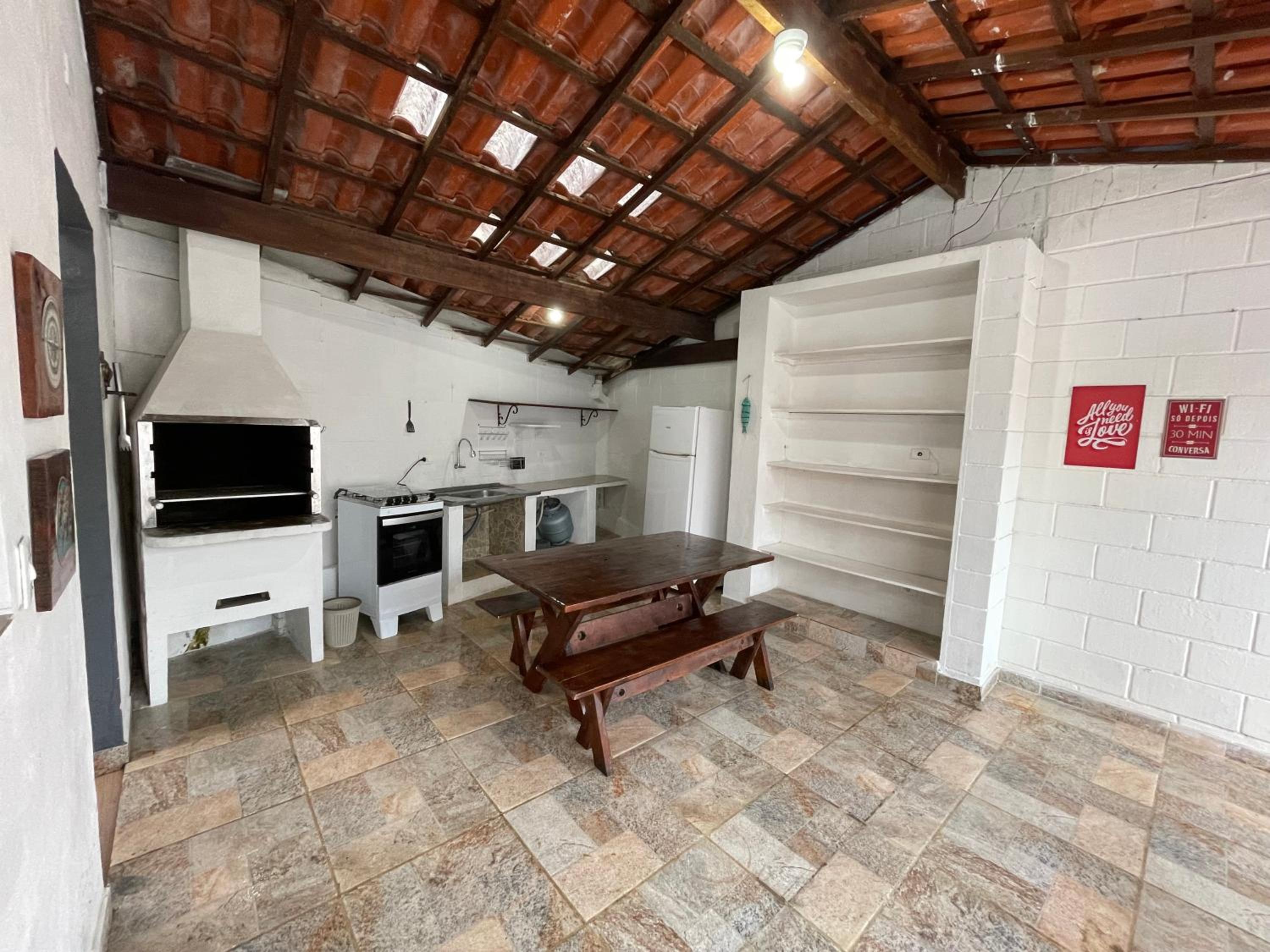 Casa 150m da Praia das Toninhas C/ Churrasqueira