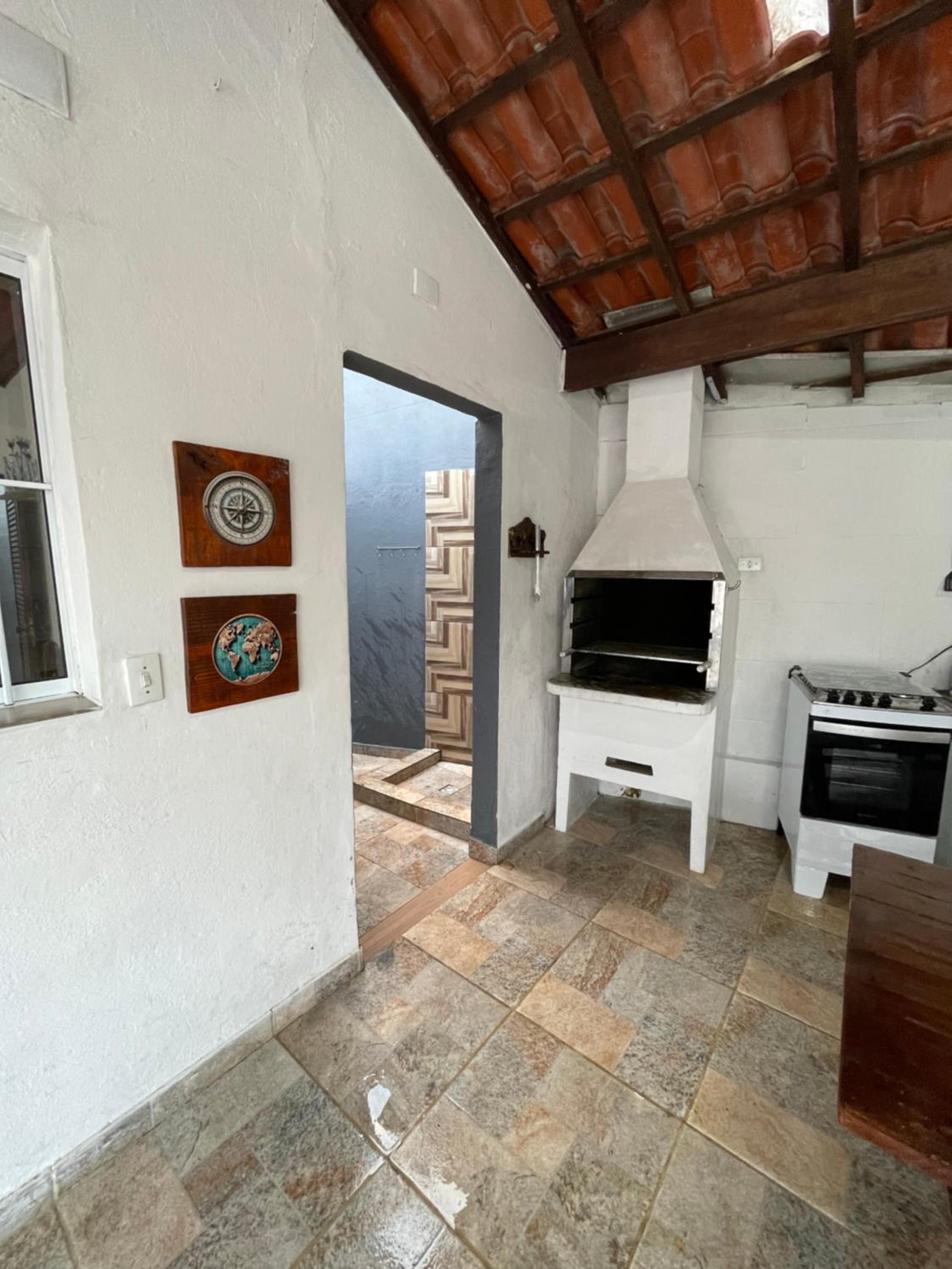 Casa 150m da Praia das Toninhas C/ Churrasqueira