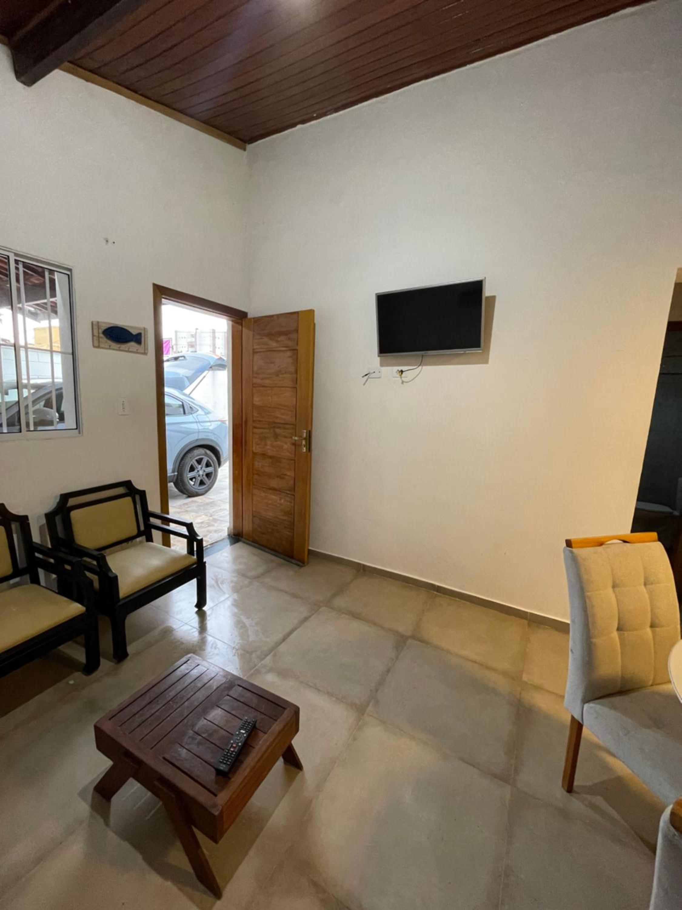 Casa 150m da Praia das Toninhas C/ Churrasqueira