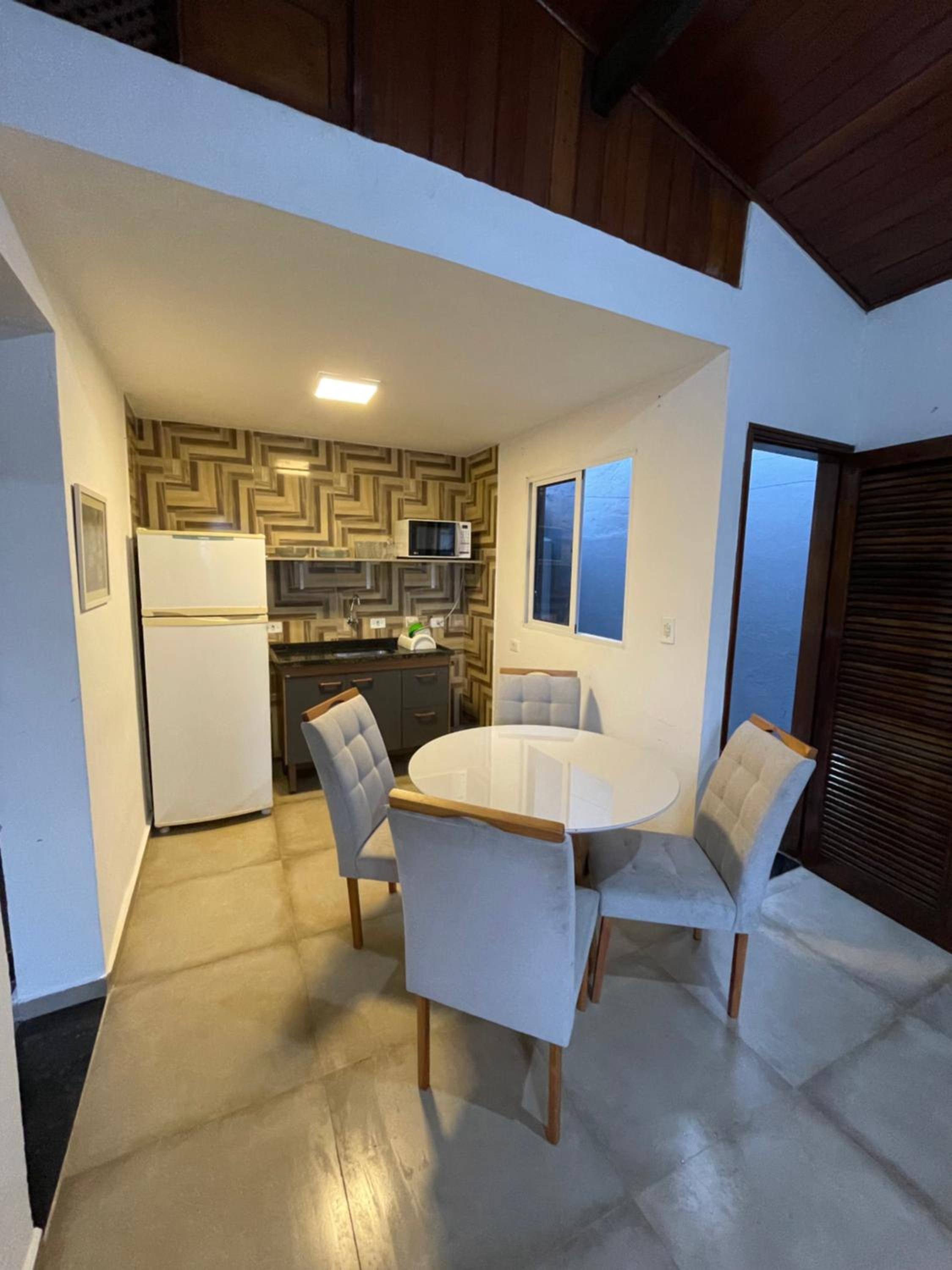 Casa 150m da Praia das Toninhas C/ Churrasqueira