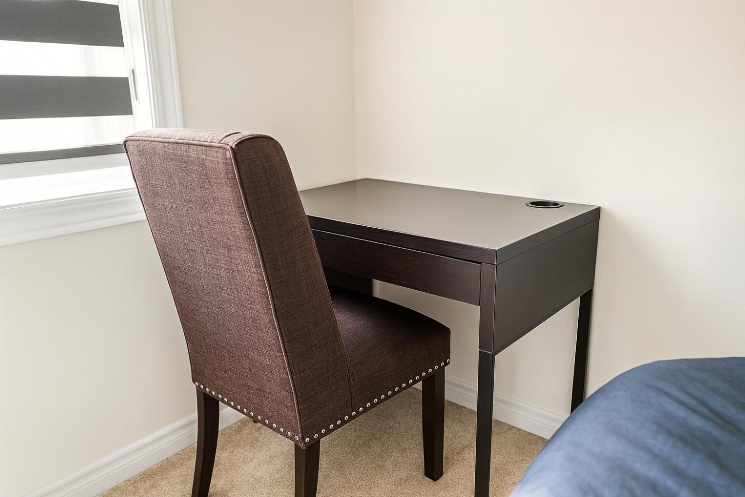 2024 Built Elegant 3BR Kleinburg Vaughan Townhouse with Free Parking, WiFi, Full Kitchen, Laundry, Near Canada's Wonderland! Perfect for Family Travel, Gro