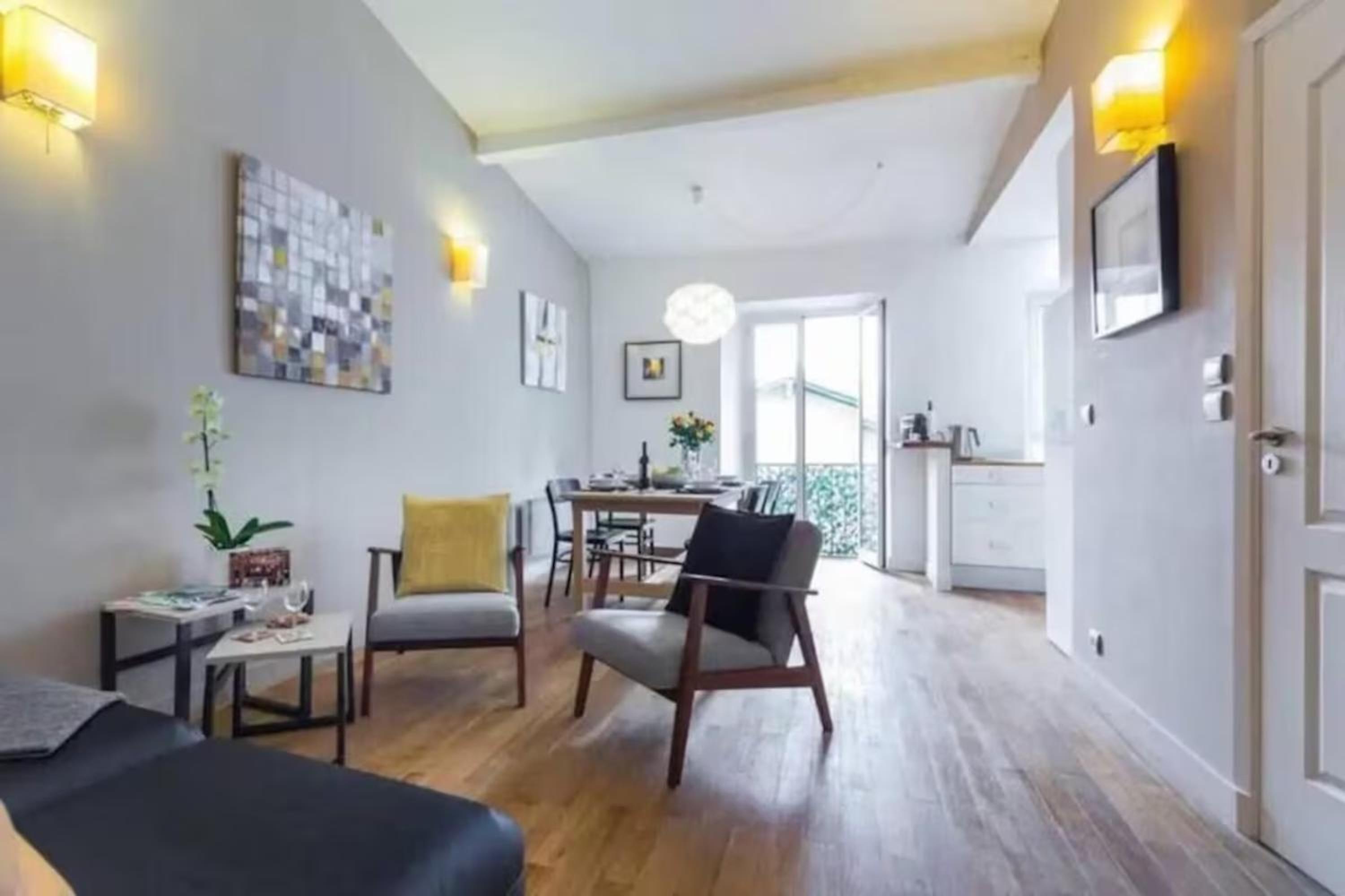 Signature Penthouse at Villefranche, Steps to Beach, Limited-Time Offer